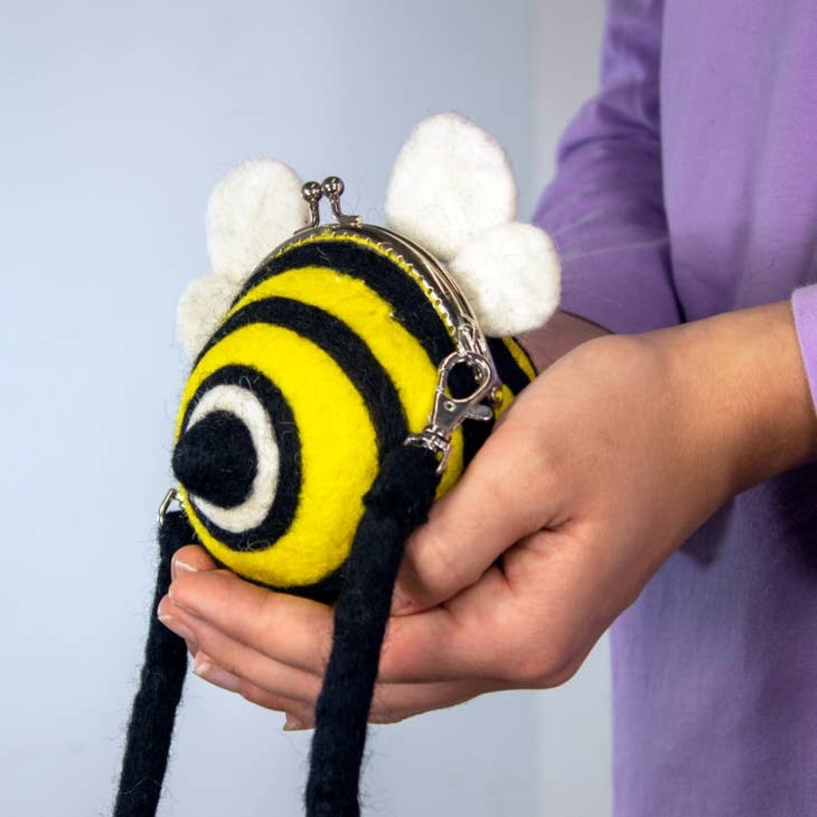 DZI DZI Bumblebee Critter Clutch