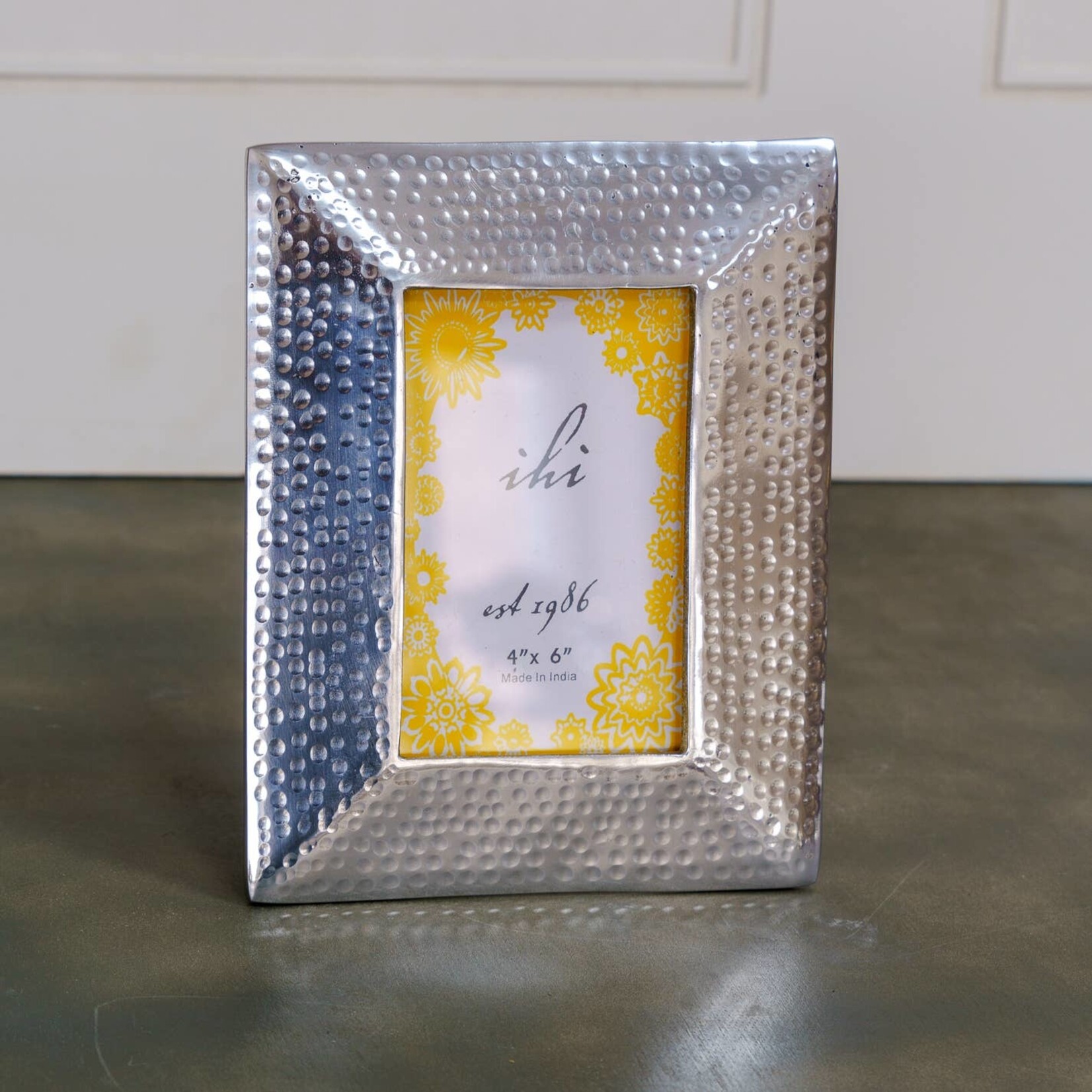 India Handicrafts India Handicrafts-Aluminum Hammered Frame