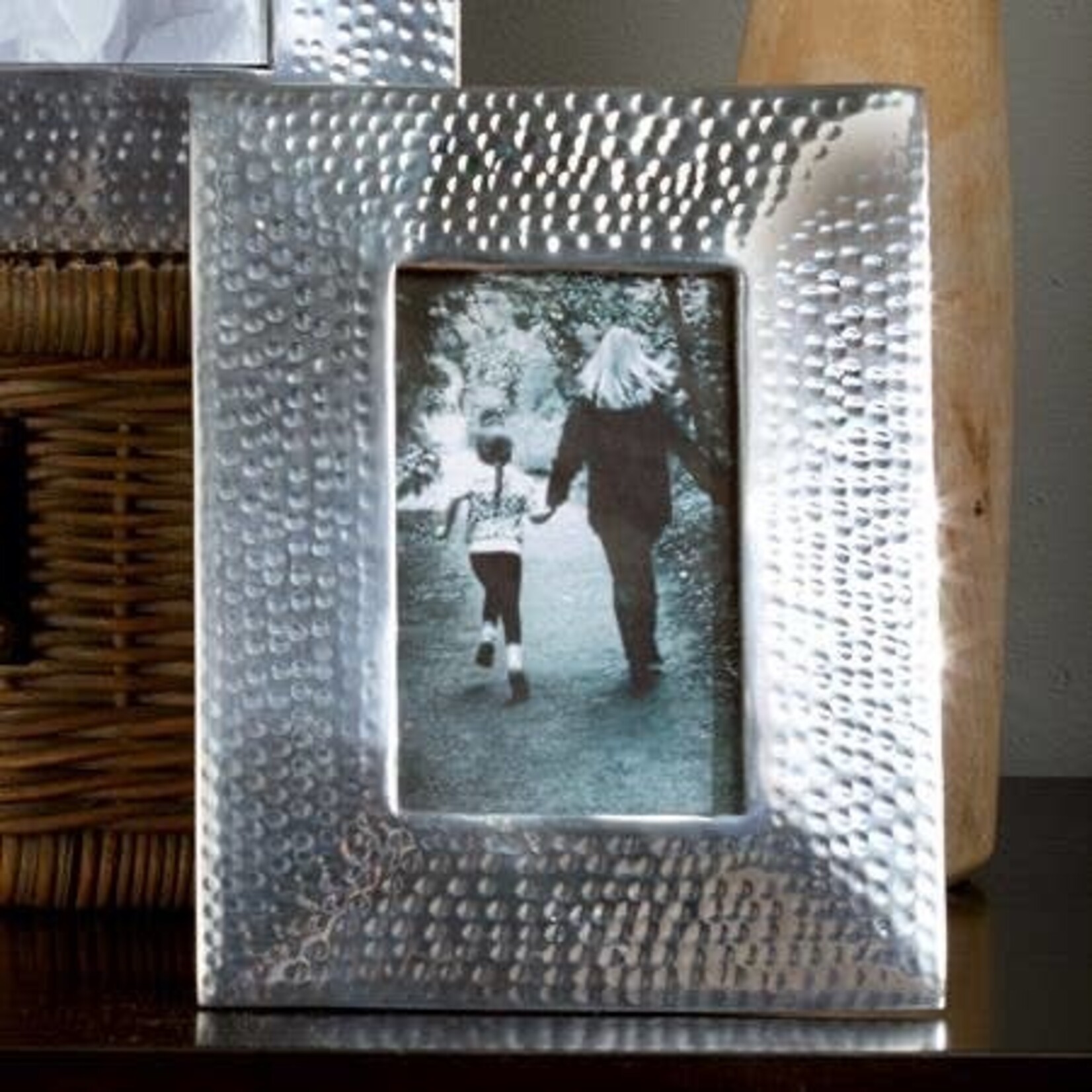 India Handicrafts India Handicrafts-Aluminum Hammered Frame