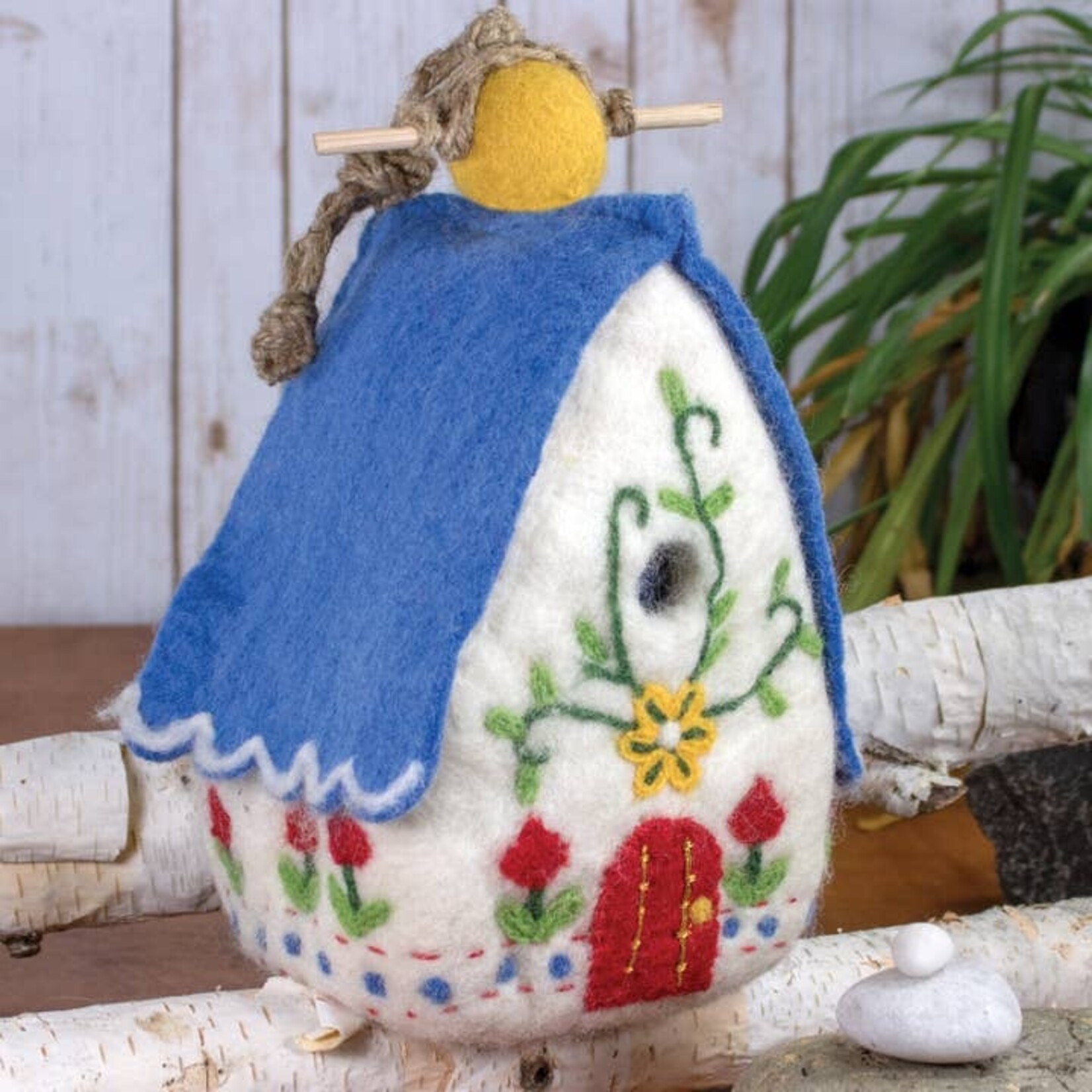 DZI Heidi Chalet Birdhouse