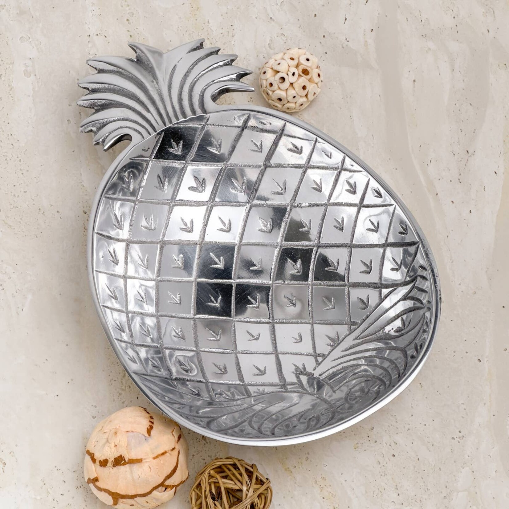 India Handicrafts India Handicrafts-Etched Aluminum Pineapple Tray