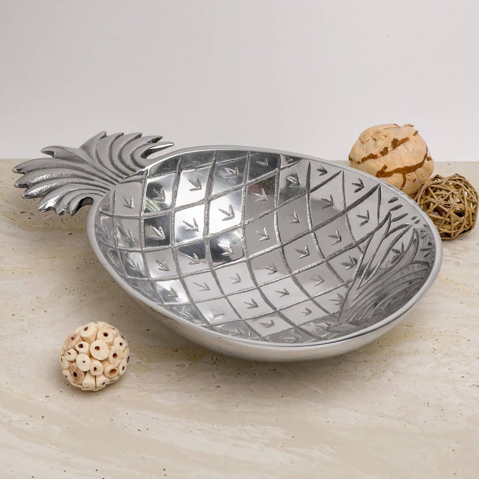 India Handicrafts India Handicrafts-Etched Aluminum Pineapple Tray