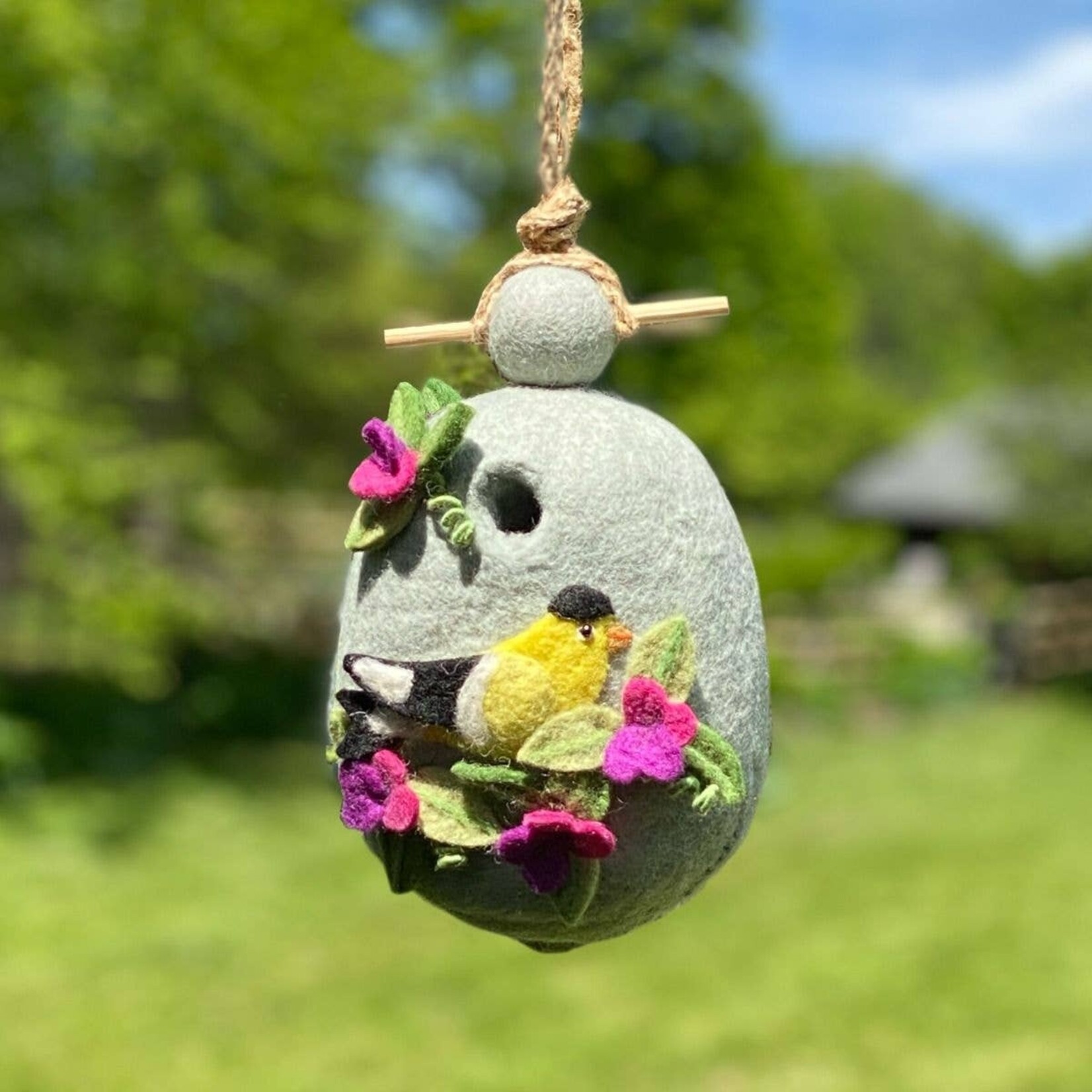 DZI DZI Sweetpea Goldfinch Birdhouse