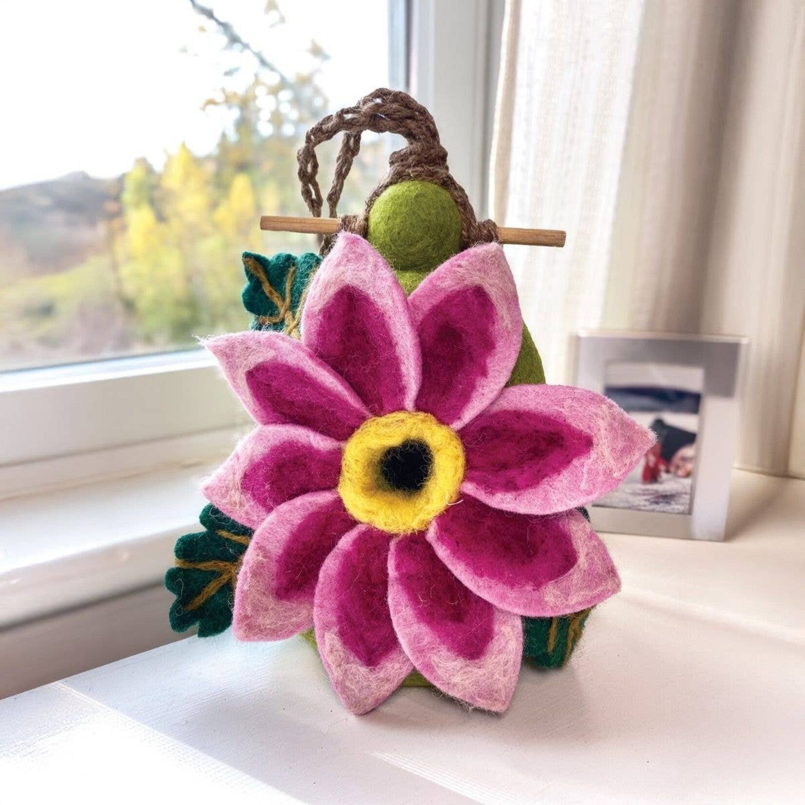 DZI DZI-Dahlia Star Birdhouse