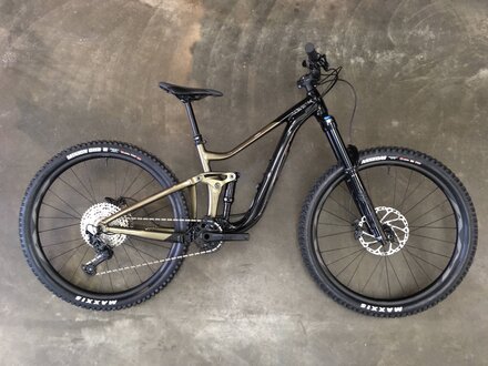 Giant 24 Giant Reign 2