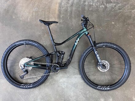 Liv 25 Liv Intrigue 29