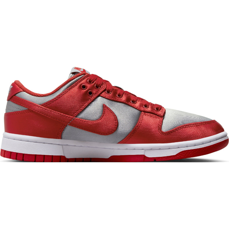 Nike W Nike Dunk Low Ess Snkr-Unlv Satin Red/Grey/White