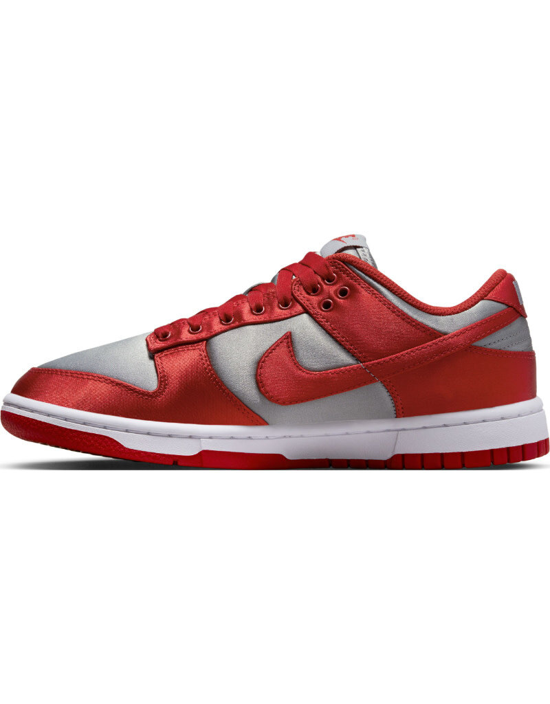Nike W Nike Dunk Low Ess Snkr-Unlv Satin Red/Grey/White