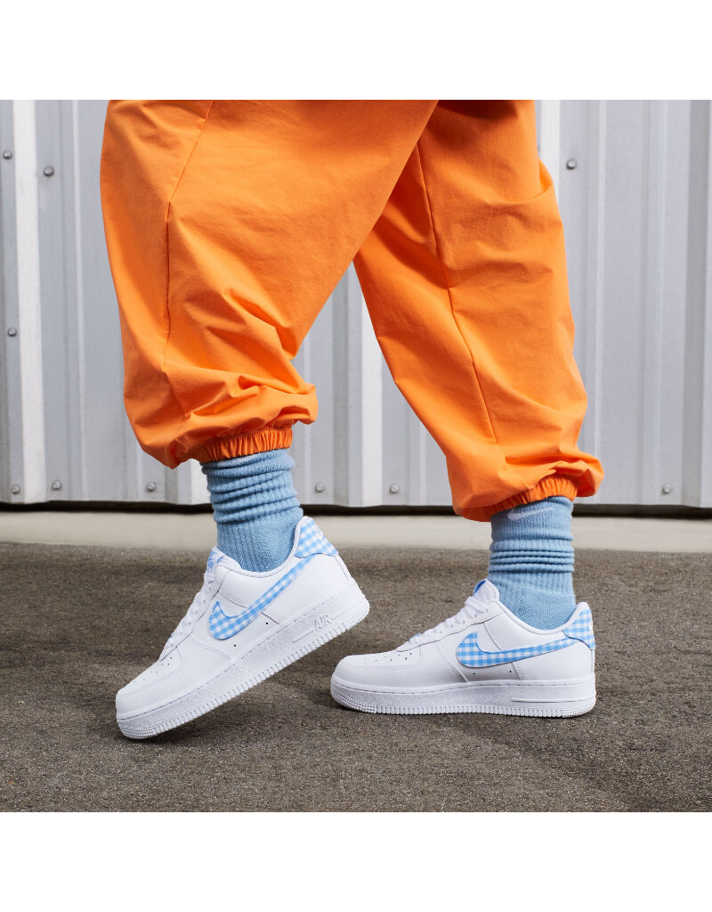 Nike Wmns Air Force 1 '07 Ess Trend- White/Univ Blue