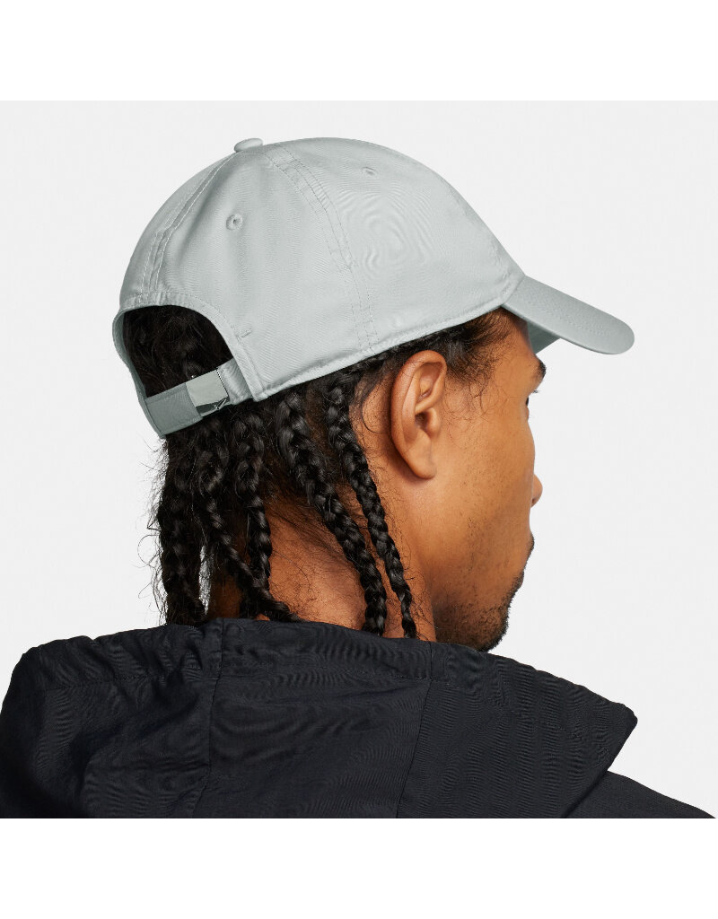 Nike Caps U Nk Df Club Cap U Cb Mtswsh L- Lt Smoke Grey/(M Silv)