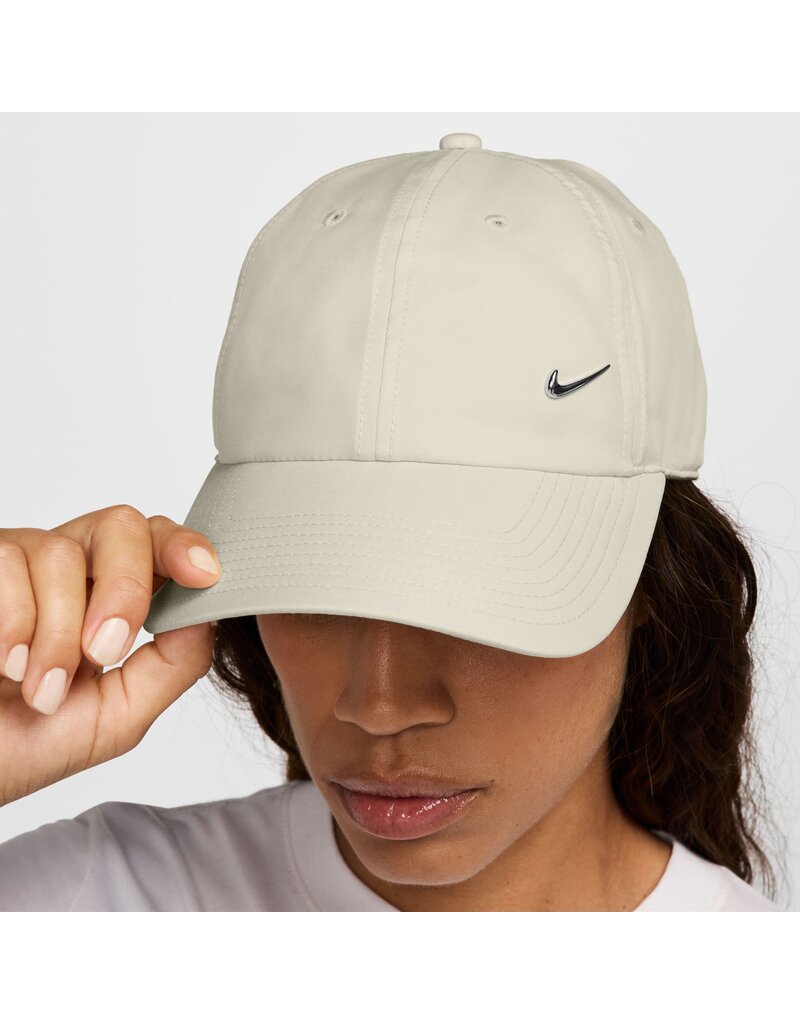 Nike Caps U Nk Df Club Cap U Cb Mtswsh L- Light Bone/(Metallic Silver)