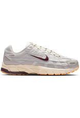 Nike Nike P-6000- College Grey/Burgundy Crush-Va