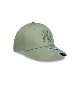 New Era 9FORTY League Essential New York Yankees cap- Pastel green colorway