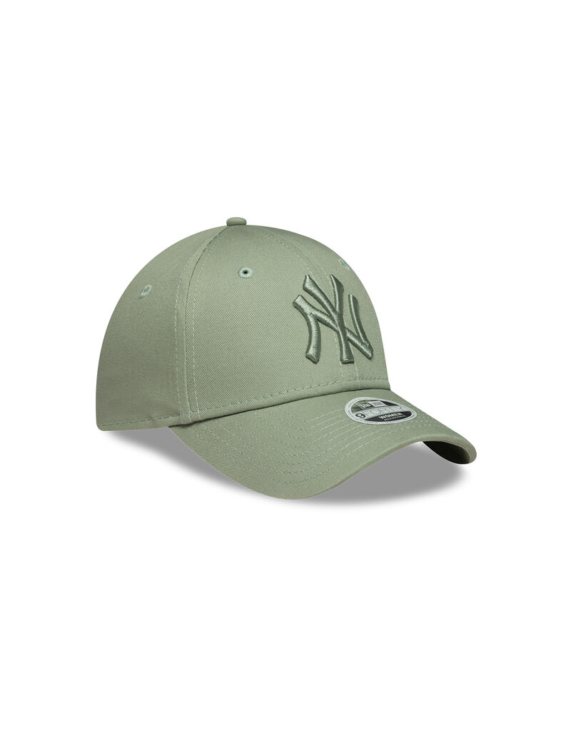 New Era 9FORTY League Essential New York Yankees cap- Pastel green colorway