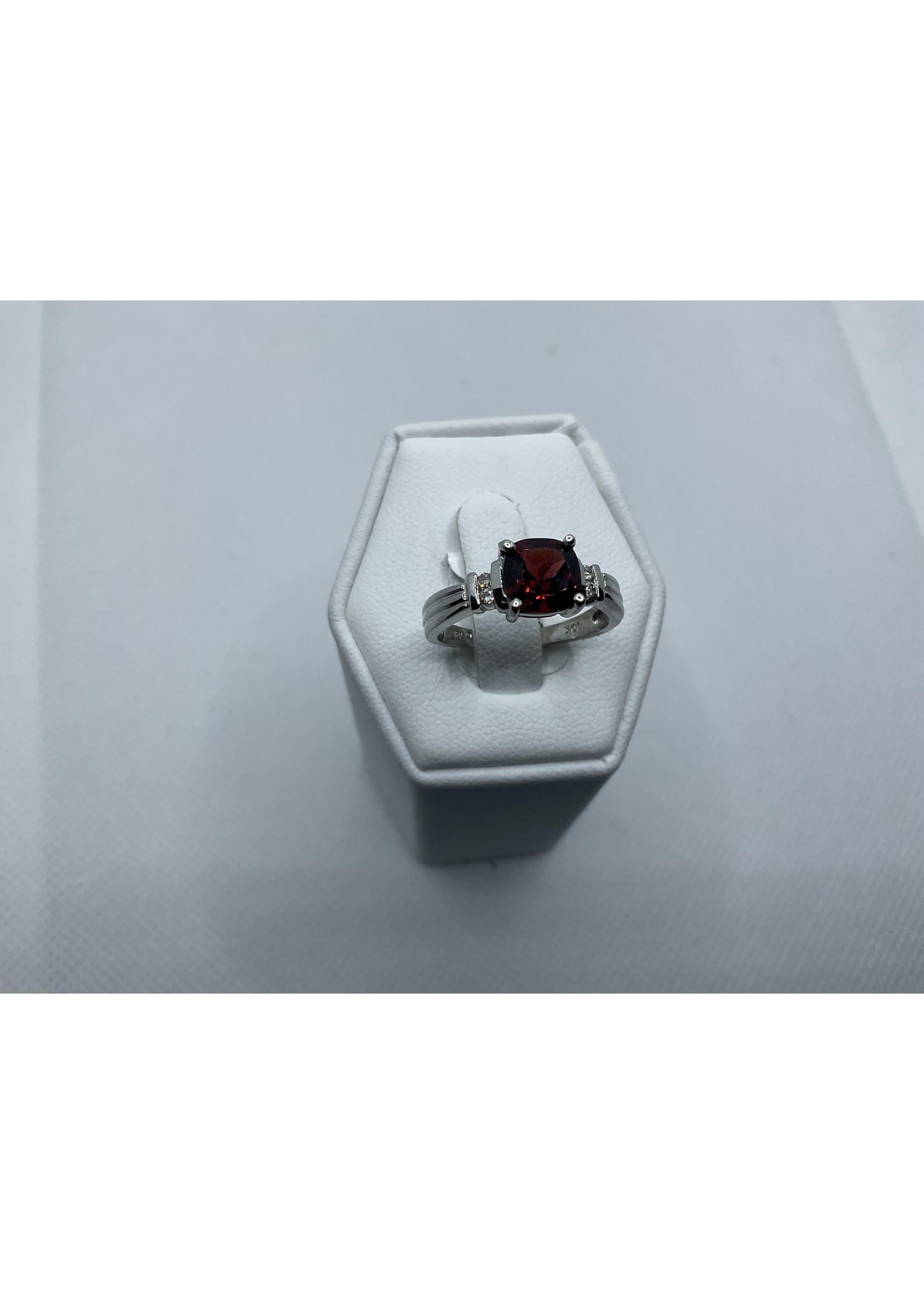 Jordans Garnet with .06 cttw Diamond Ring 10k white