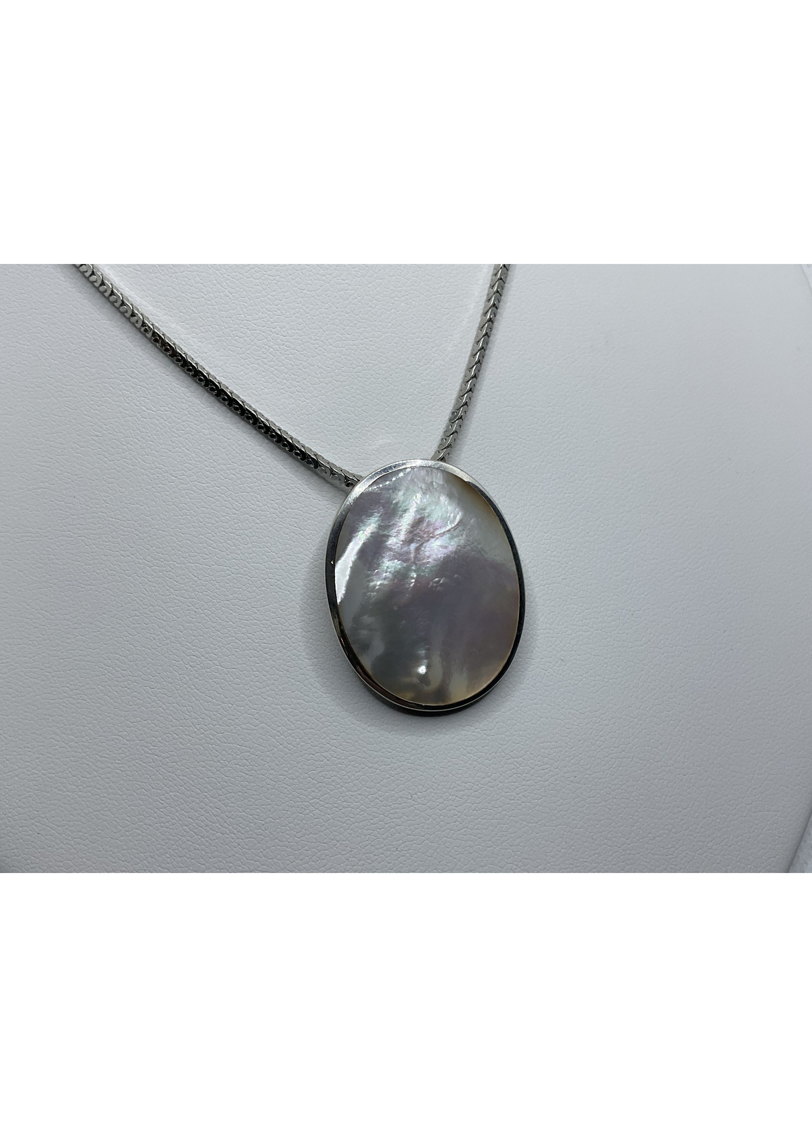 Jordans Large Mother of Pearl Pendant 24in Chain