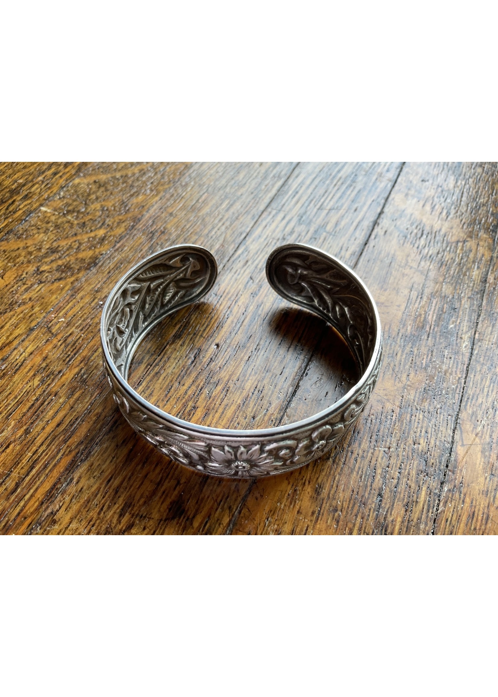 Jordans Estate Stieff Small Repousse Cuff