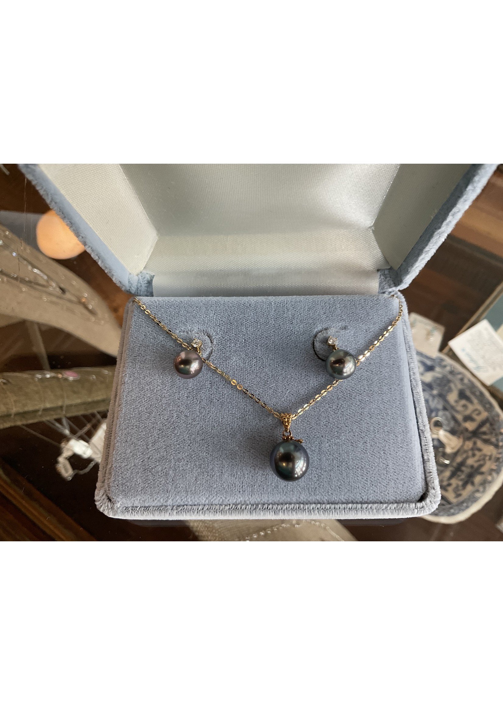 Jordans Tahitian Pearl Gray Set with Diamond 14K