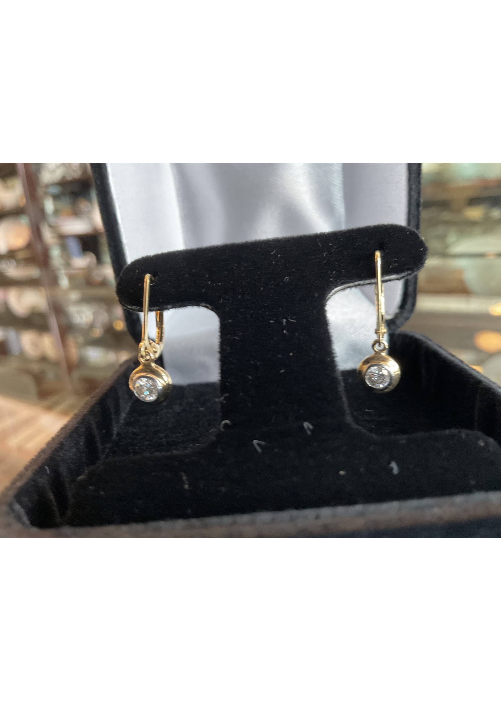 Jordans Diamond Earring Bezel Set 14K