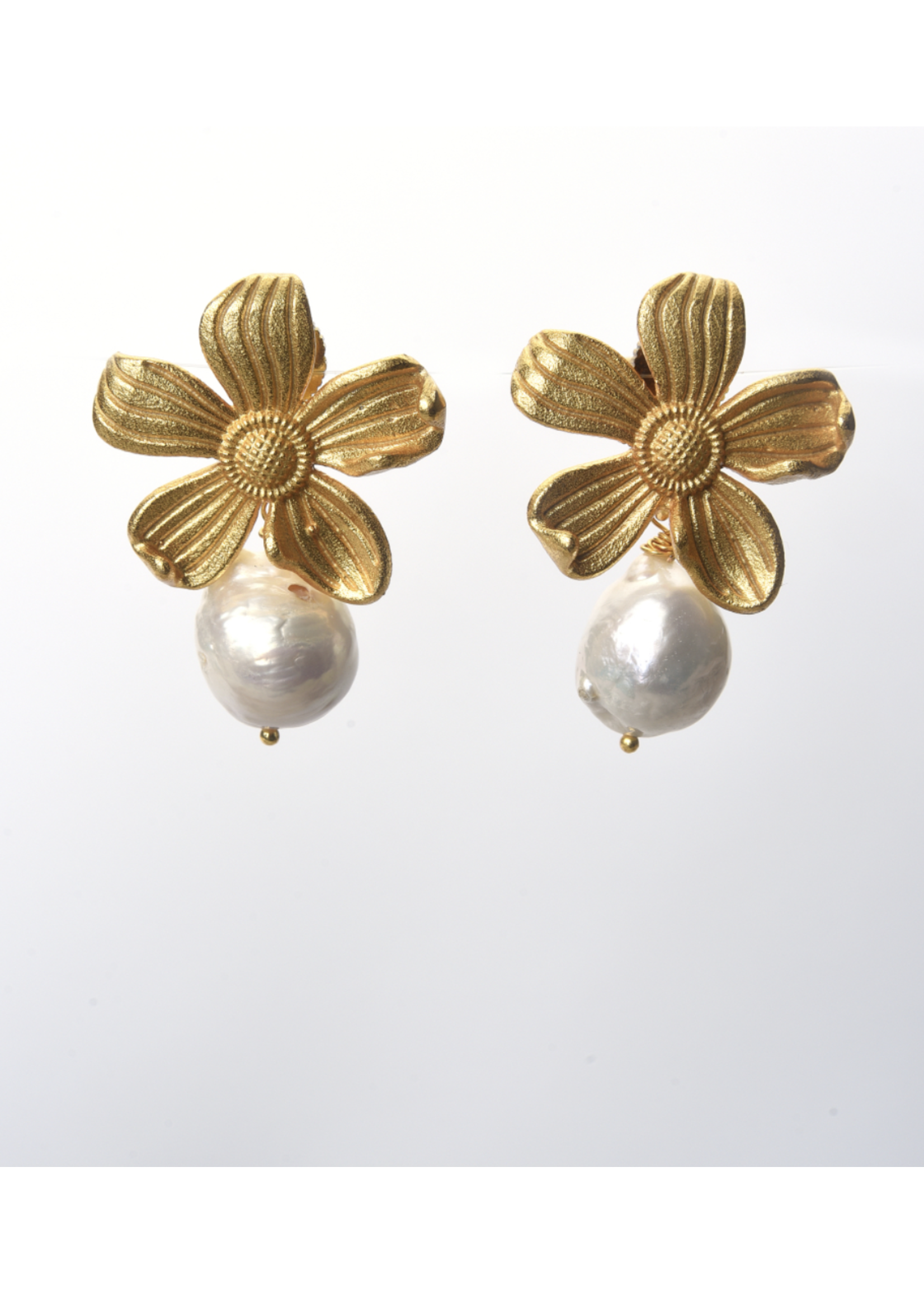 Wendy Perry Designs The Raleigh Flower and Pearl Earring