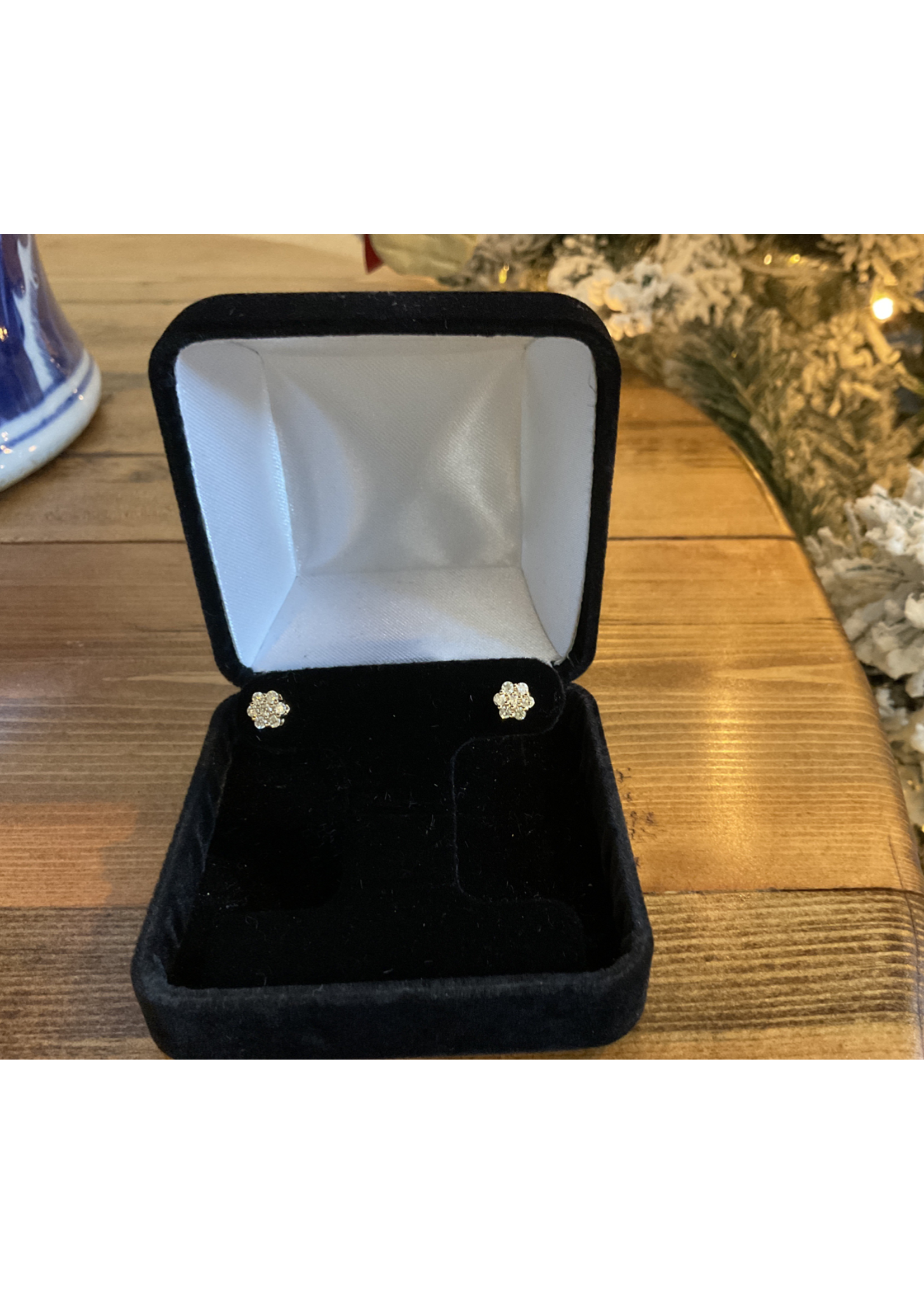 Jordans 14k Floral Cluster Screwback Studs .45cttw