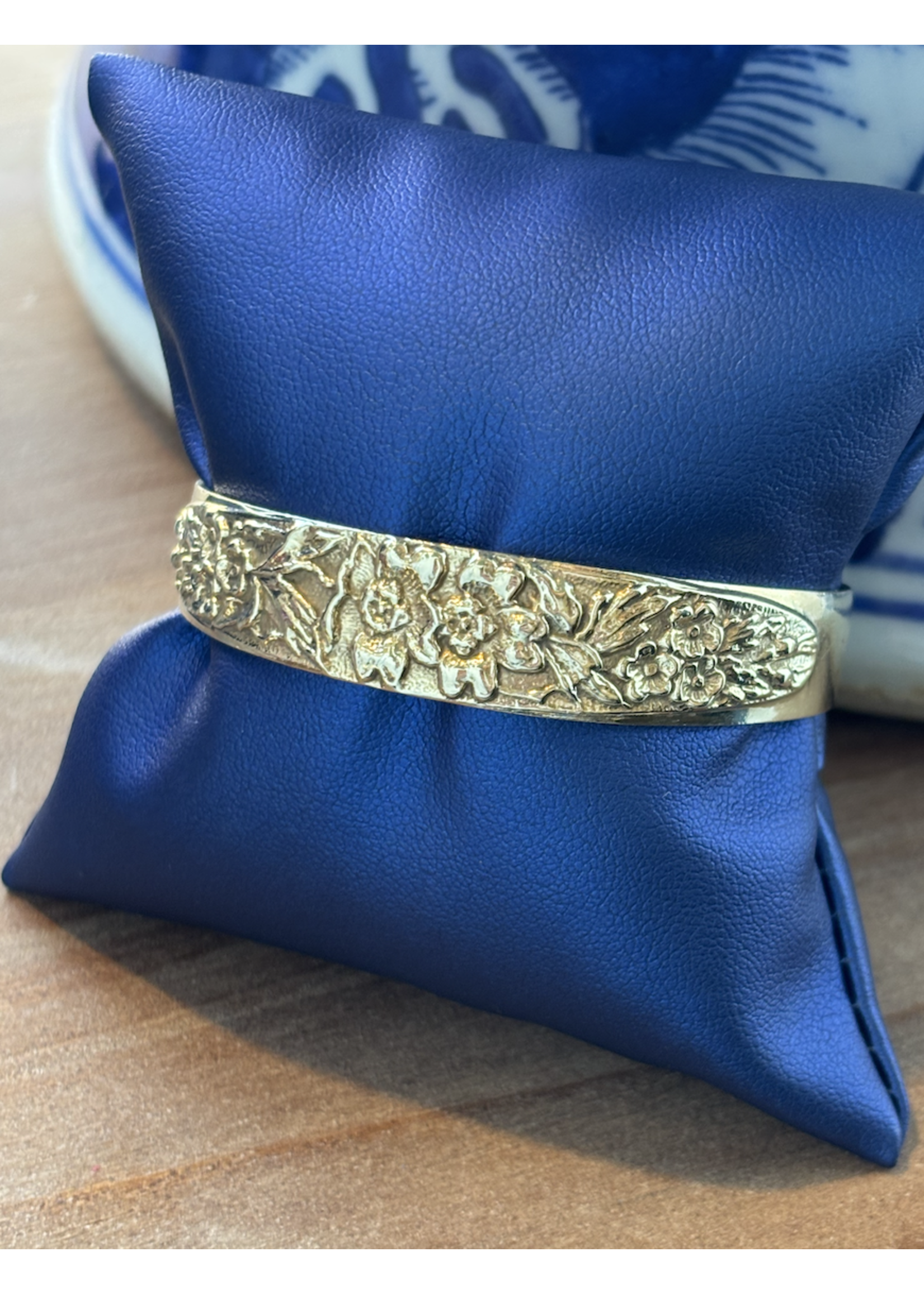 Jordans Estate 10k Forget Me Not Bracelet