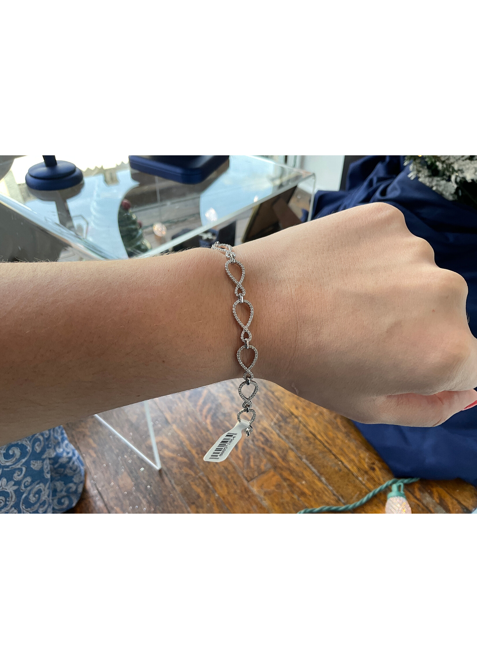 Jordans 10kwg 1.5cttw Diamond Decor Bracelet