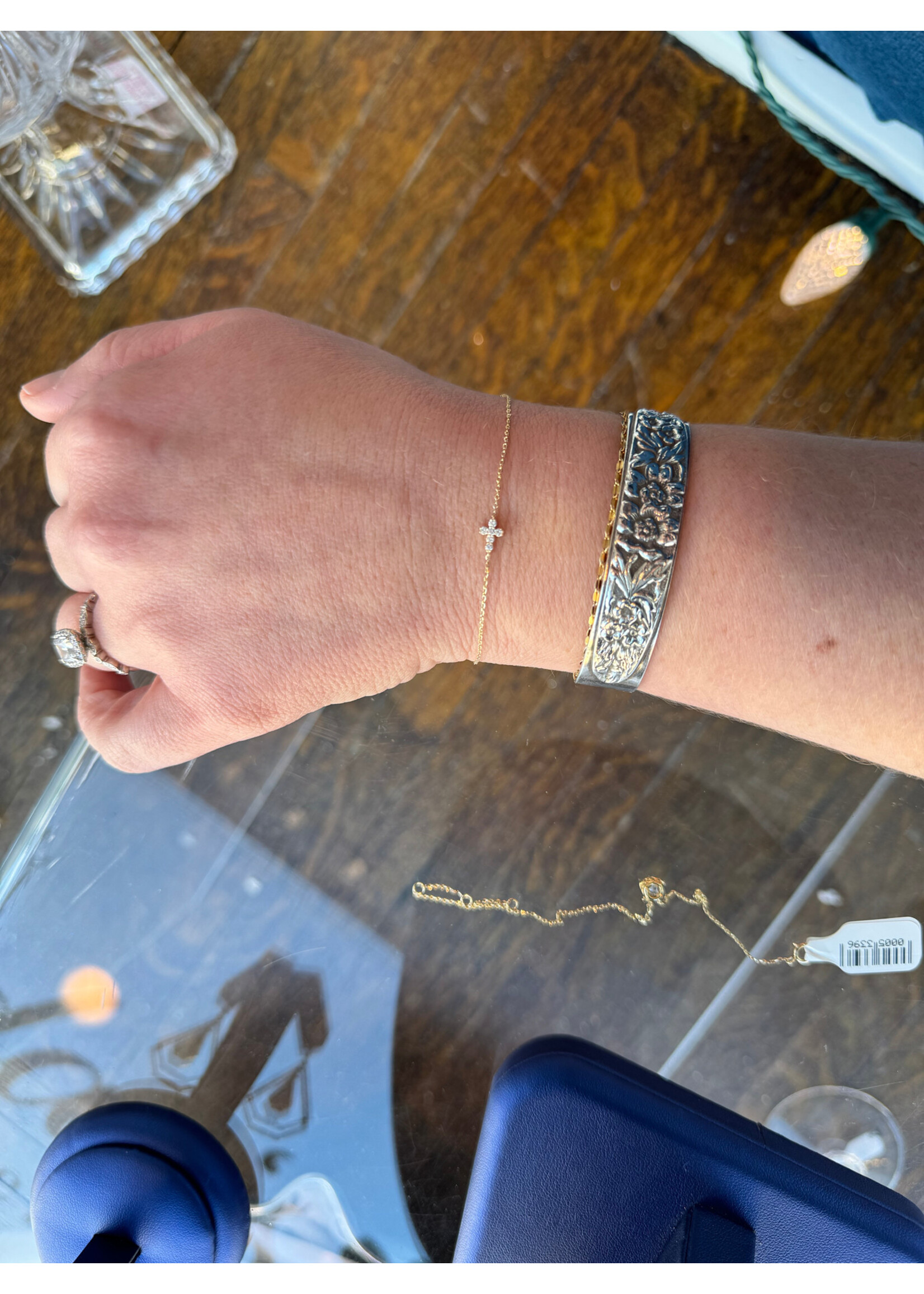 Jordans Jordans Signature Mini Cross Bracelet 14k .10