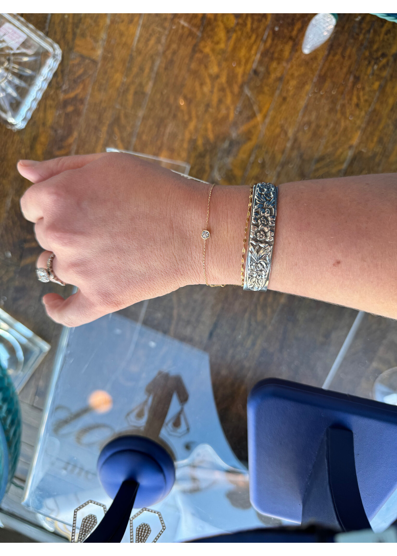 Jordans .10 ct Diamond Bezel Adj Bracelet 14k