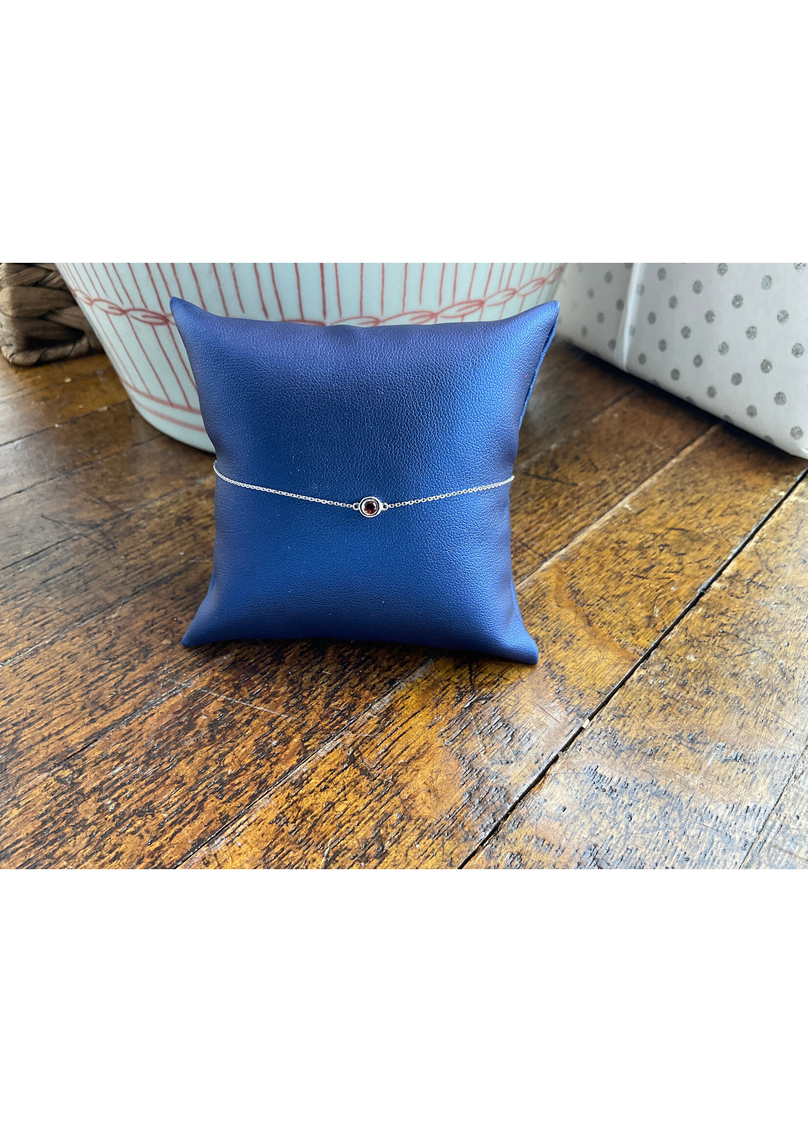 Jordans Bezel Set January Birthstone Bracelet ADJ 14kwg