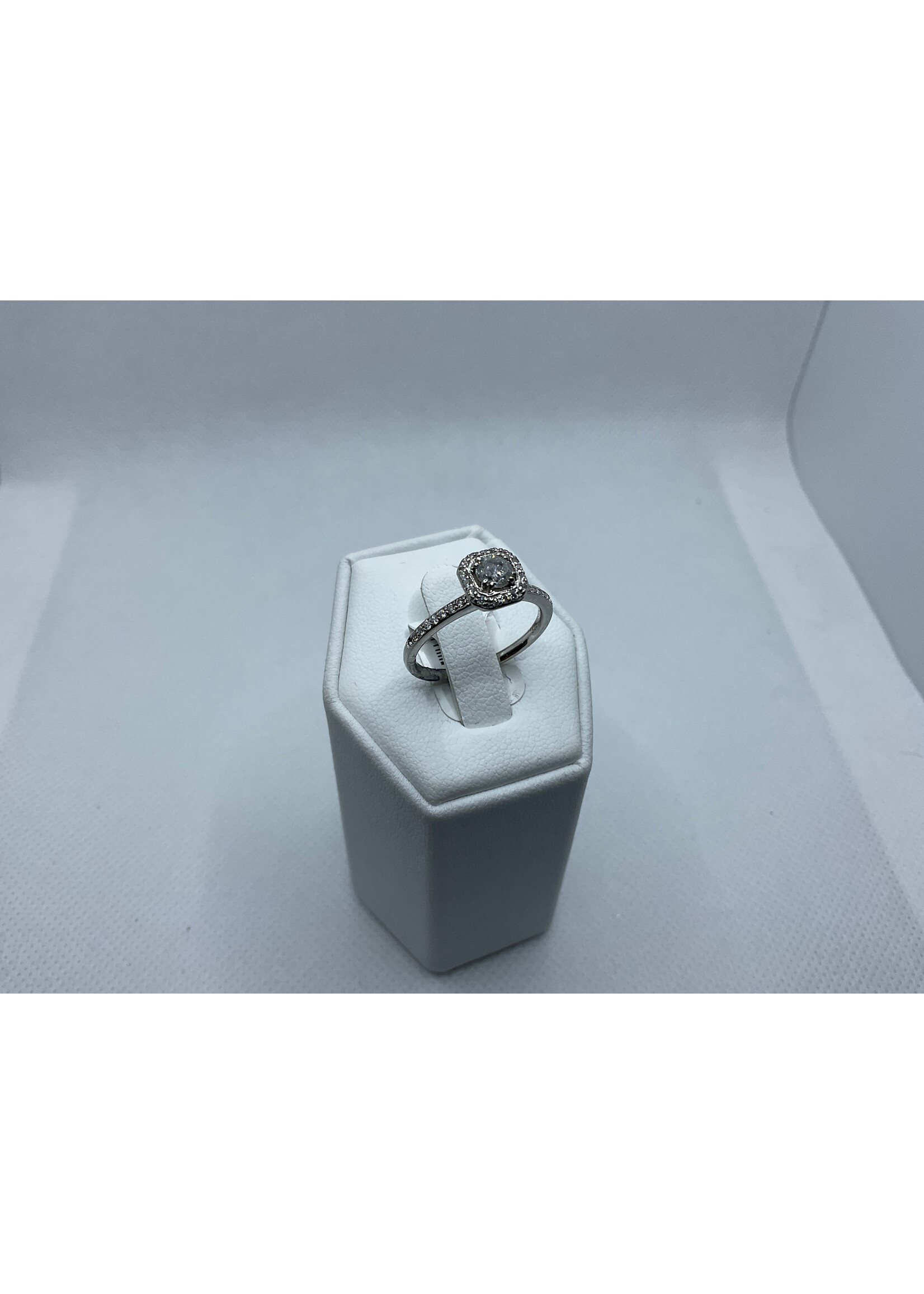 Jordans Square Halo Diamond .35 ctr / setting .55 cttw 14kwg