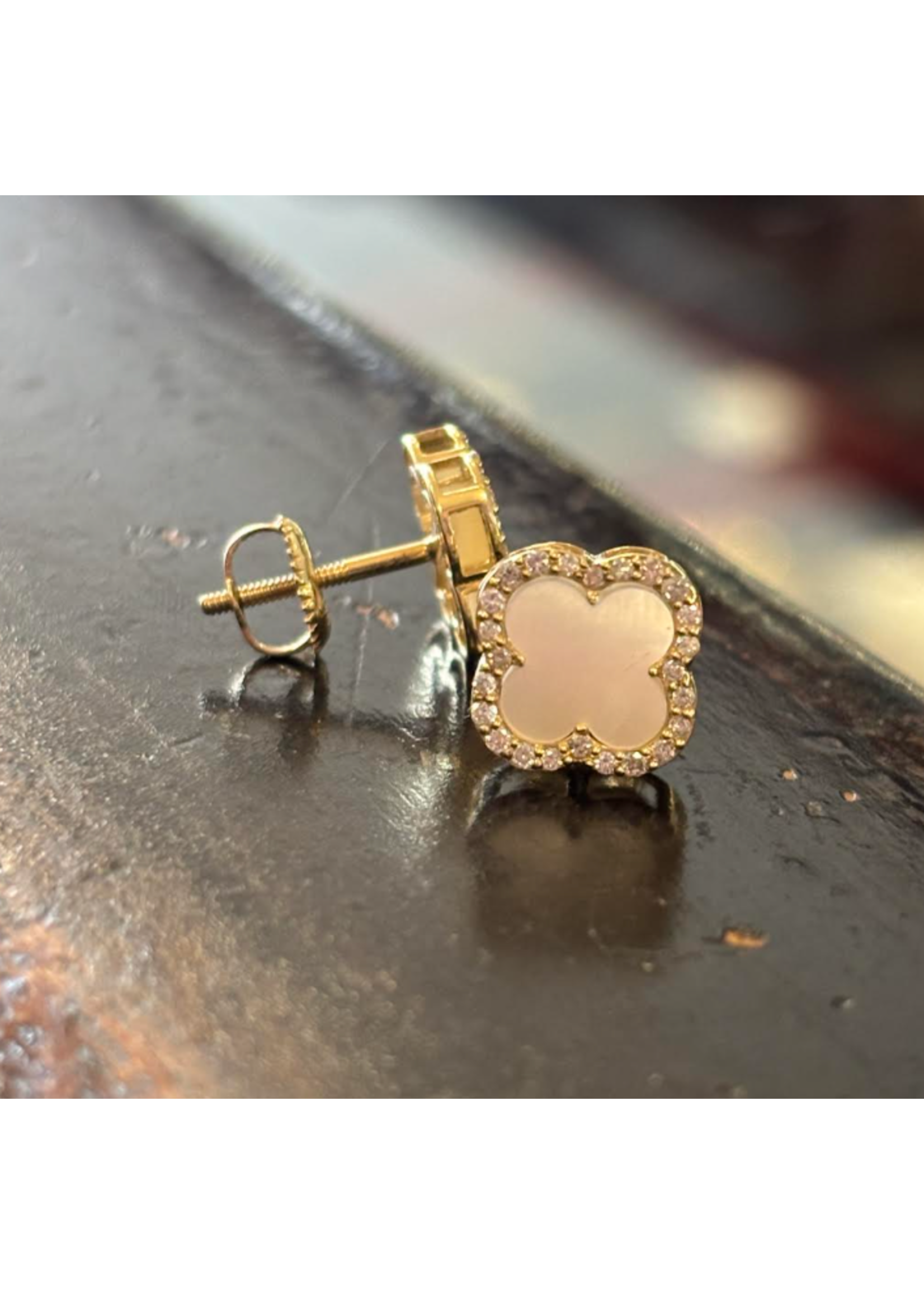 Jordans White Diamond Clover Screwback Stud 14k .25cttw