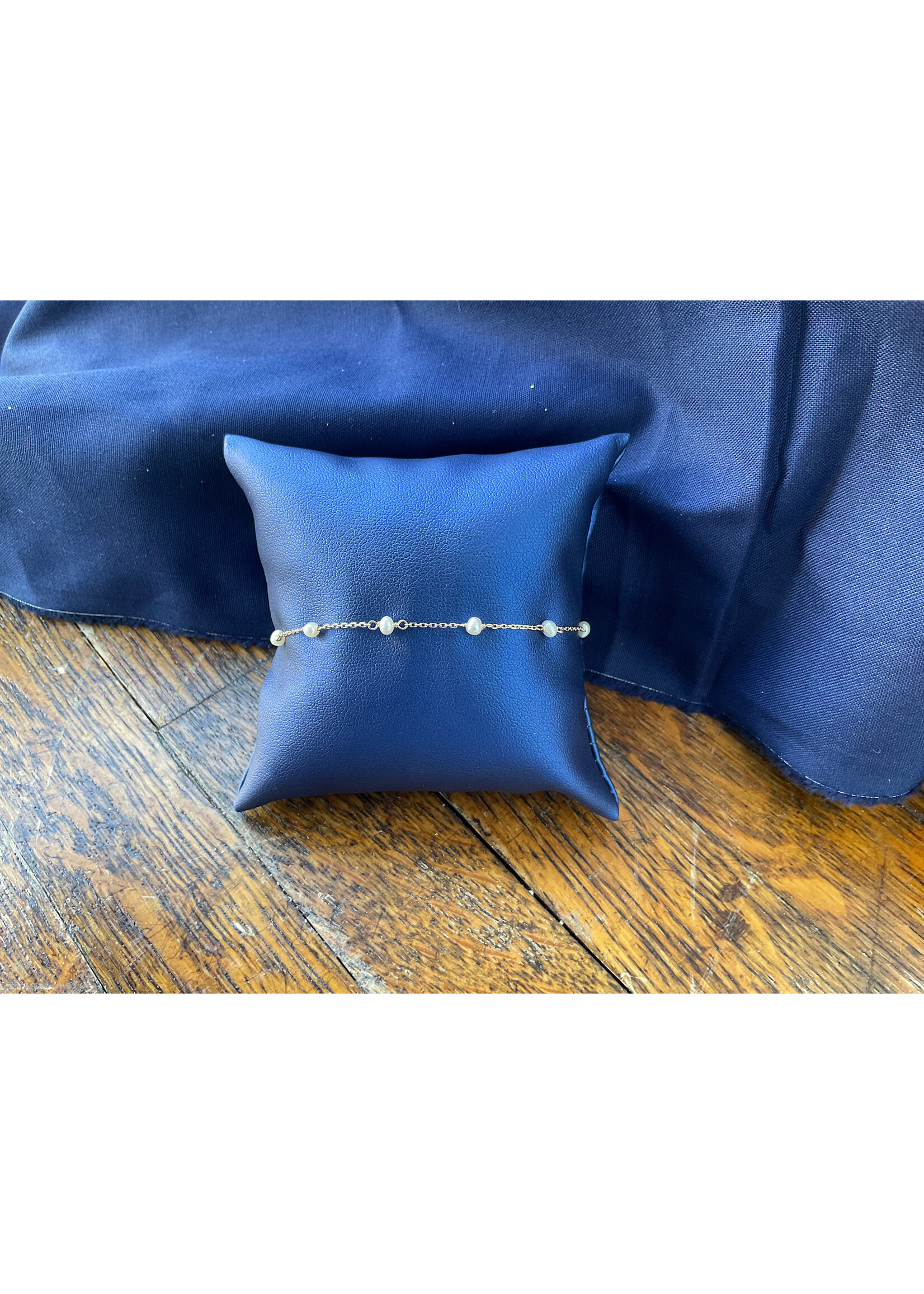 Jordans 14k FW Pearl Station Bracelet 7.25in