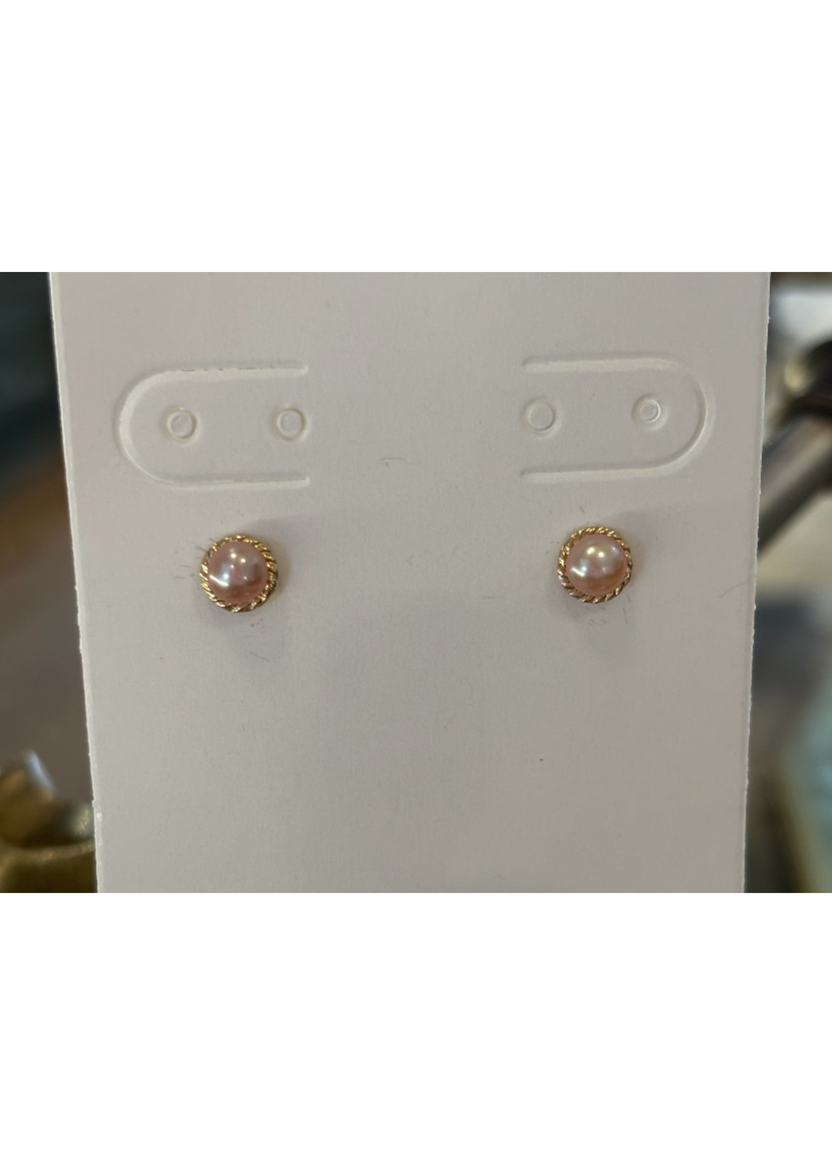 Jordans Peach Pearl Stud w Rope Halo 14k Screw Back