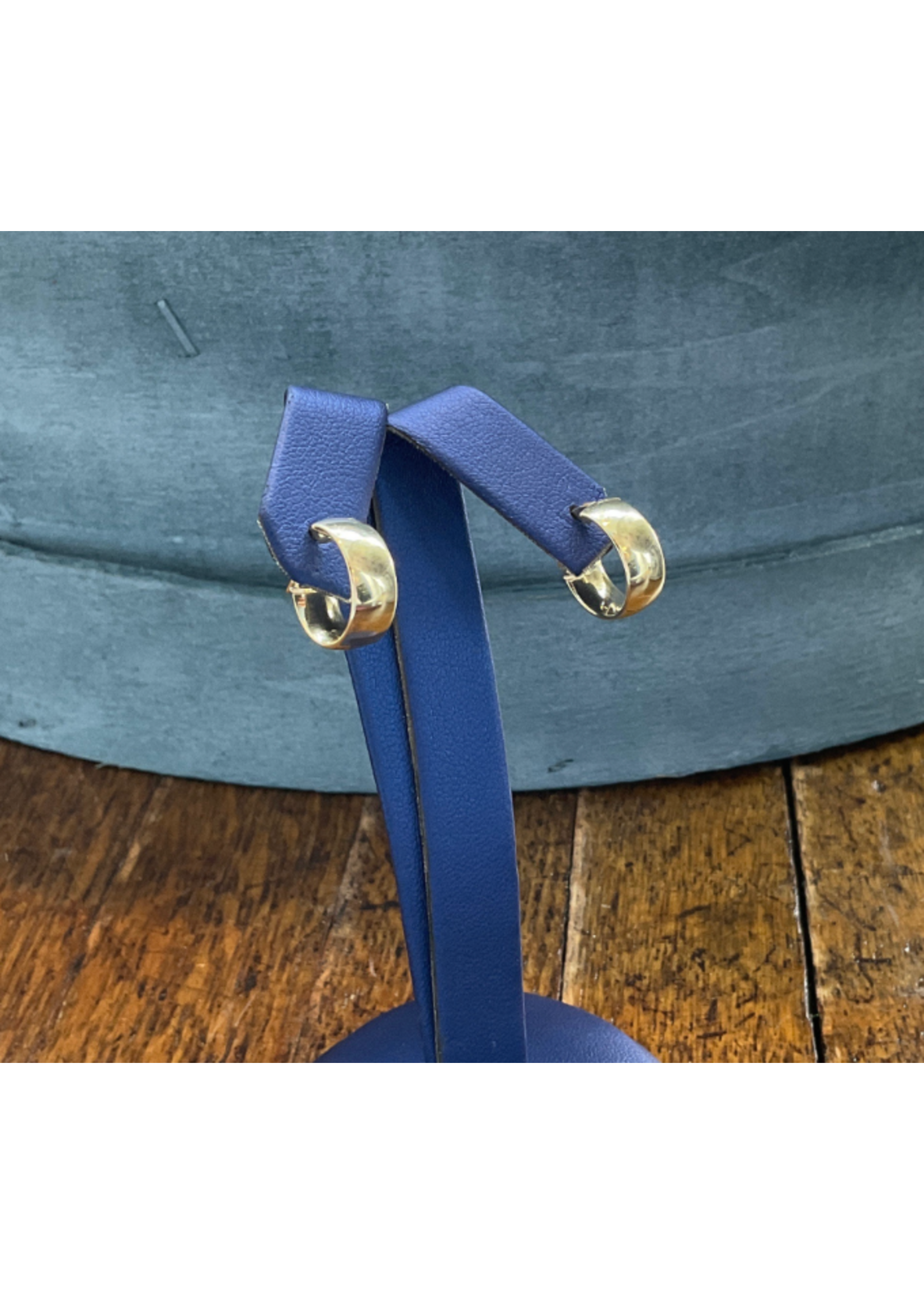 Jordans 5mm wide 10k Huggie Hoops