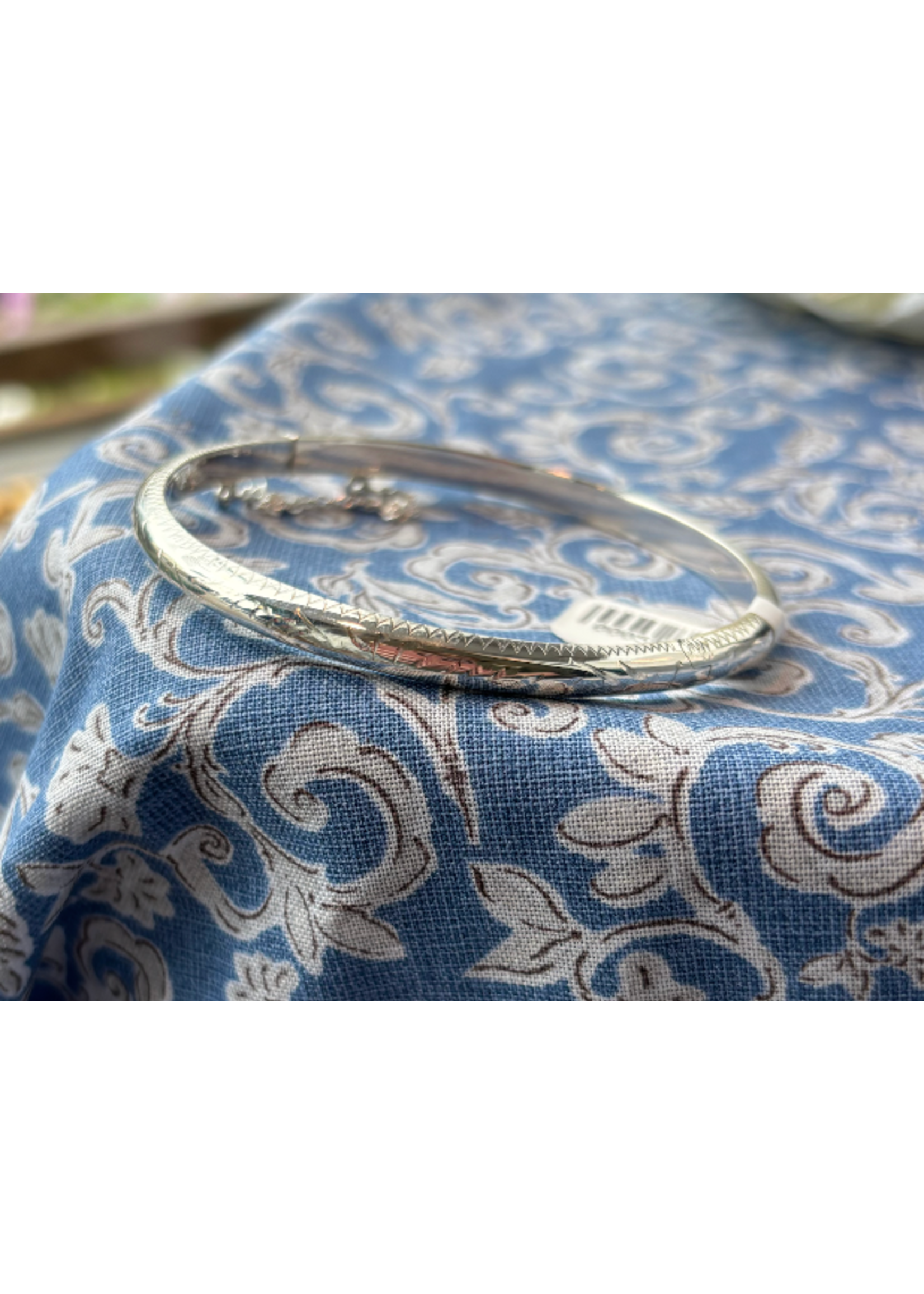 Jordans Sterling Silver Hinge Bangle w Safety Change