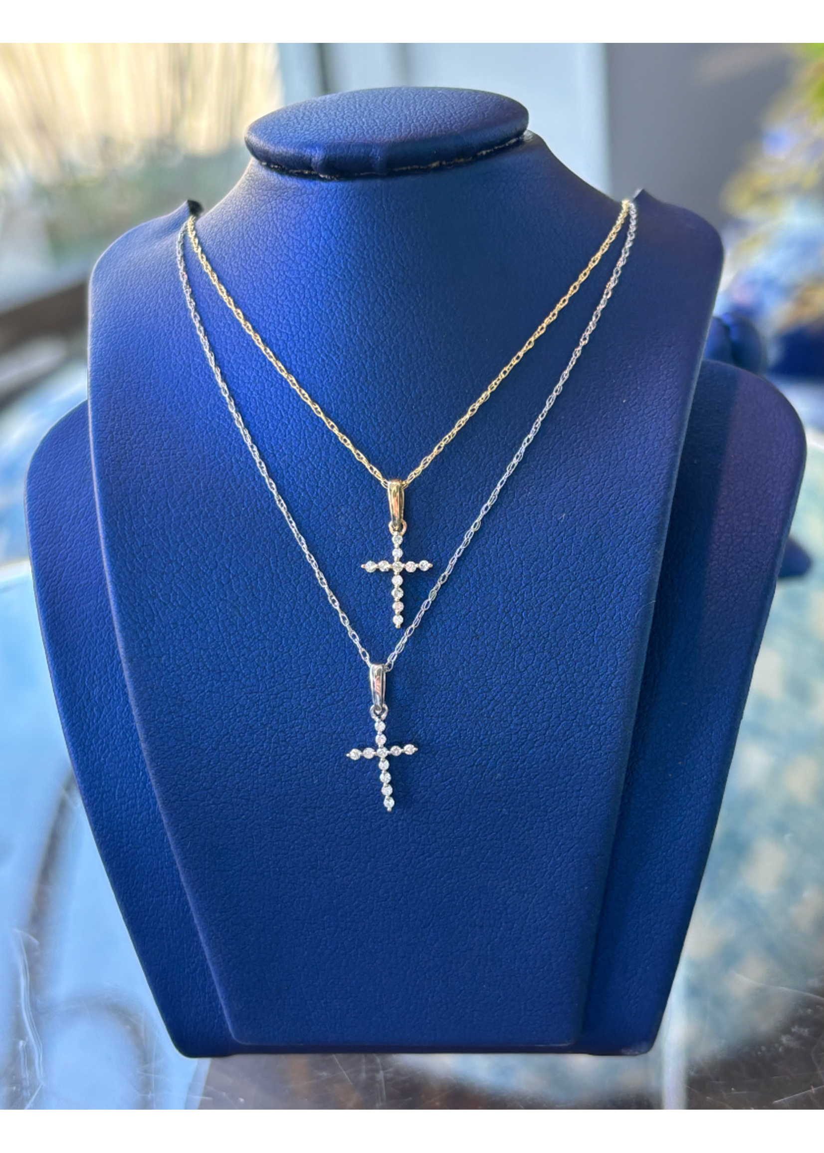 Jordans 14k white gold .10cttw shared prong diamond cross 18in chain