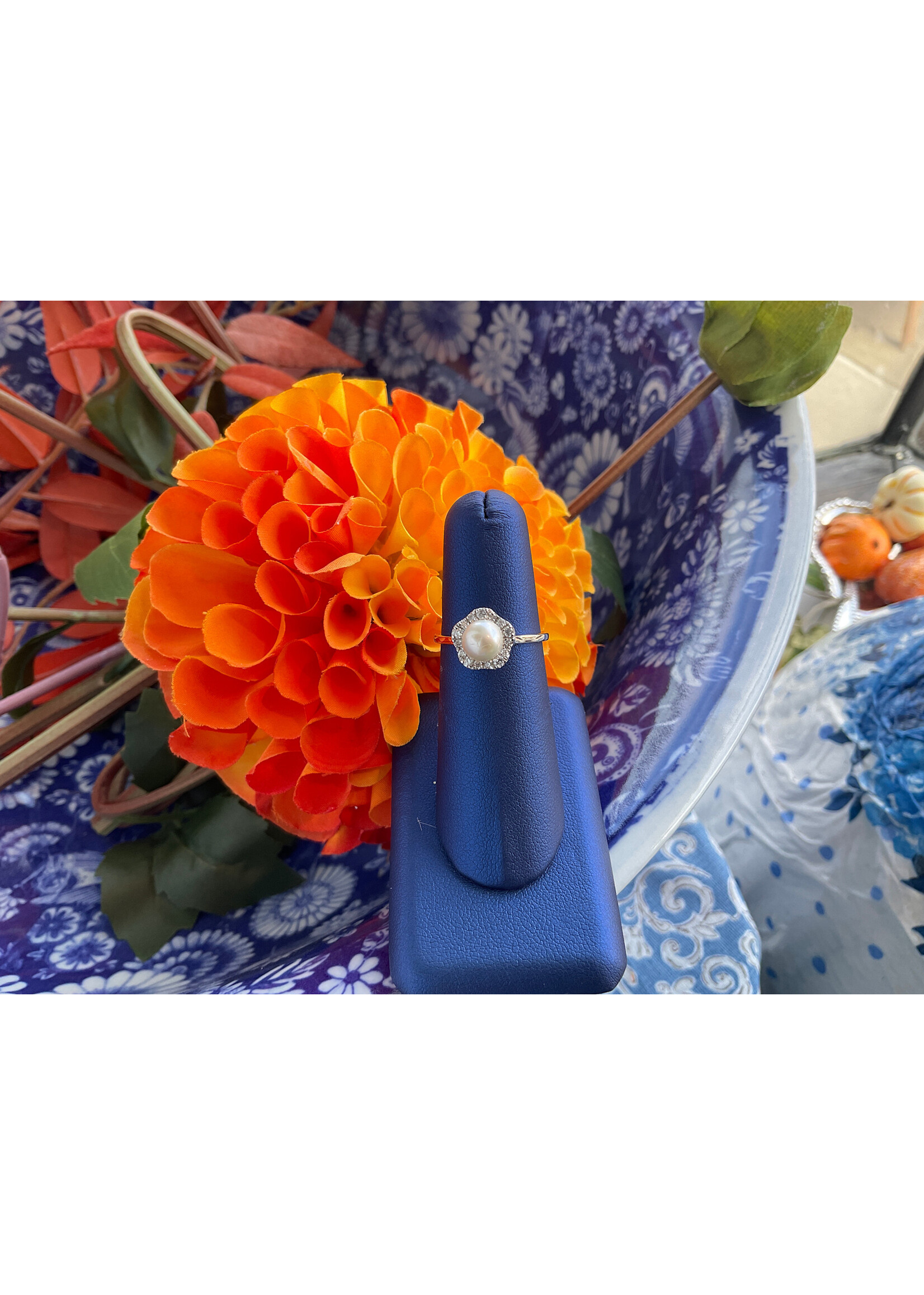 Jordans Floral .20cttw Dia Halo Pearl Ring 10k white gold