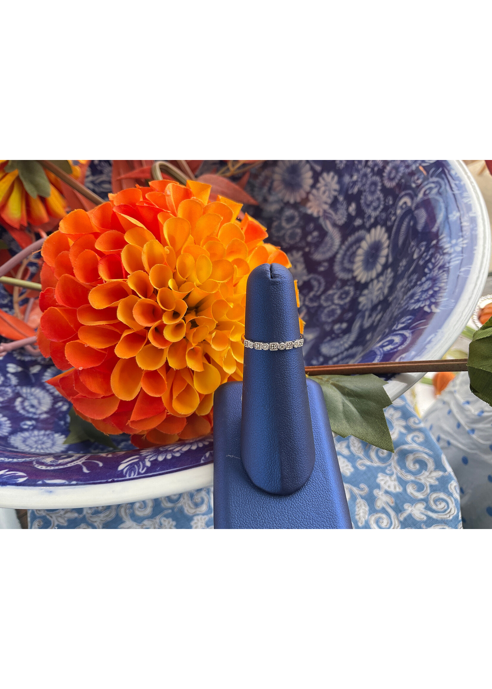 Jordans .10cttw Diamond Decor Stacker Band 10k