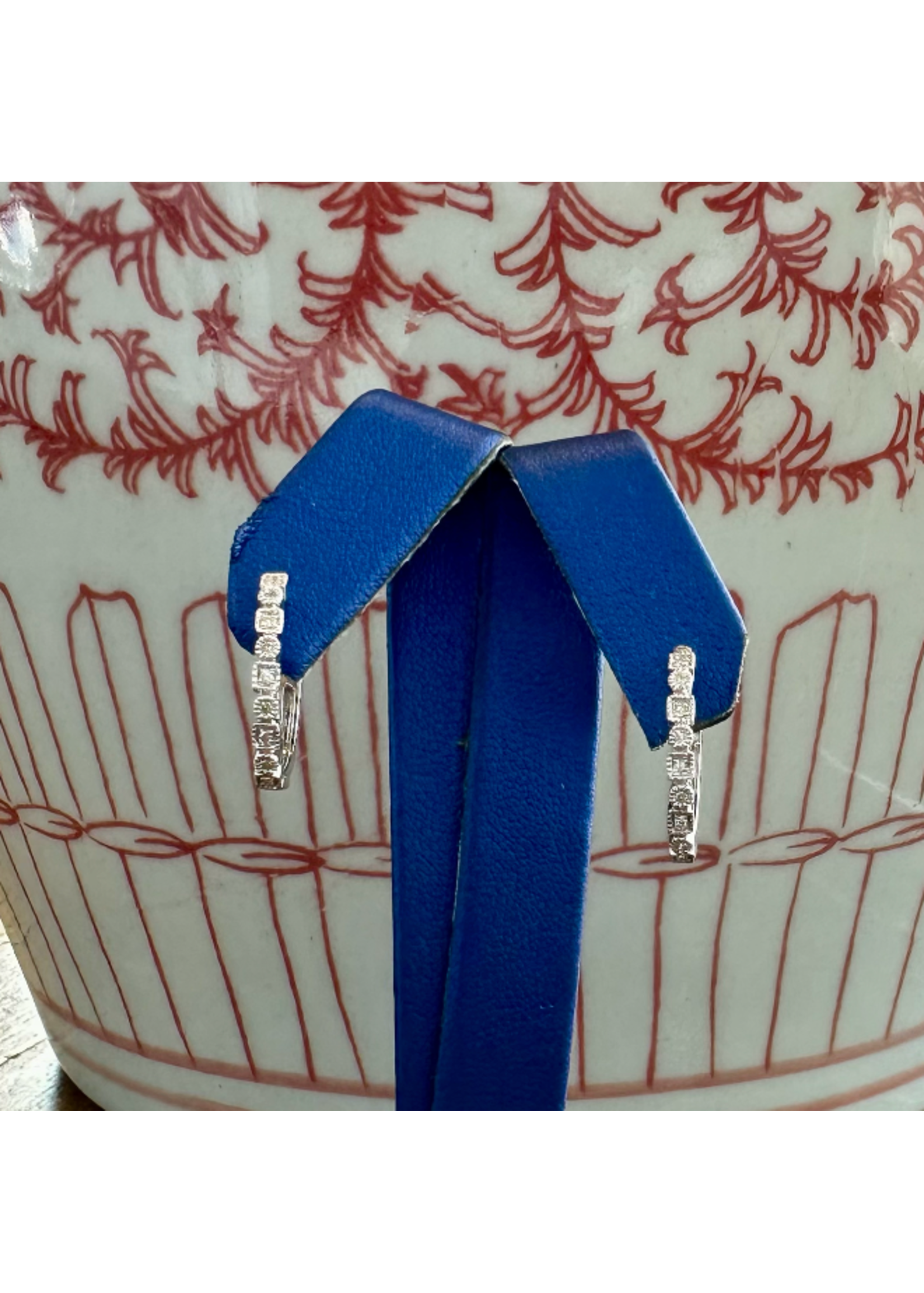 Jordans Milgrain Decor Hoop .15cttw 10k white gold