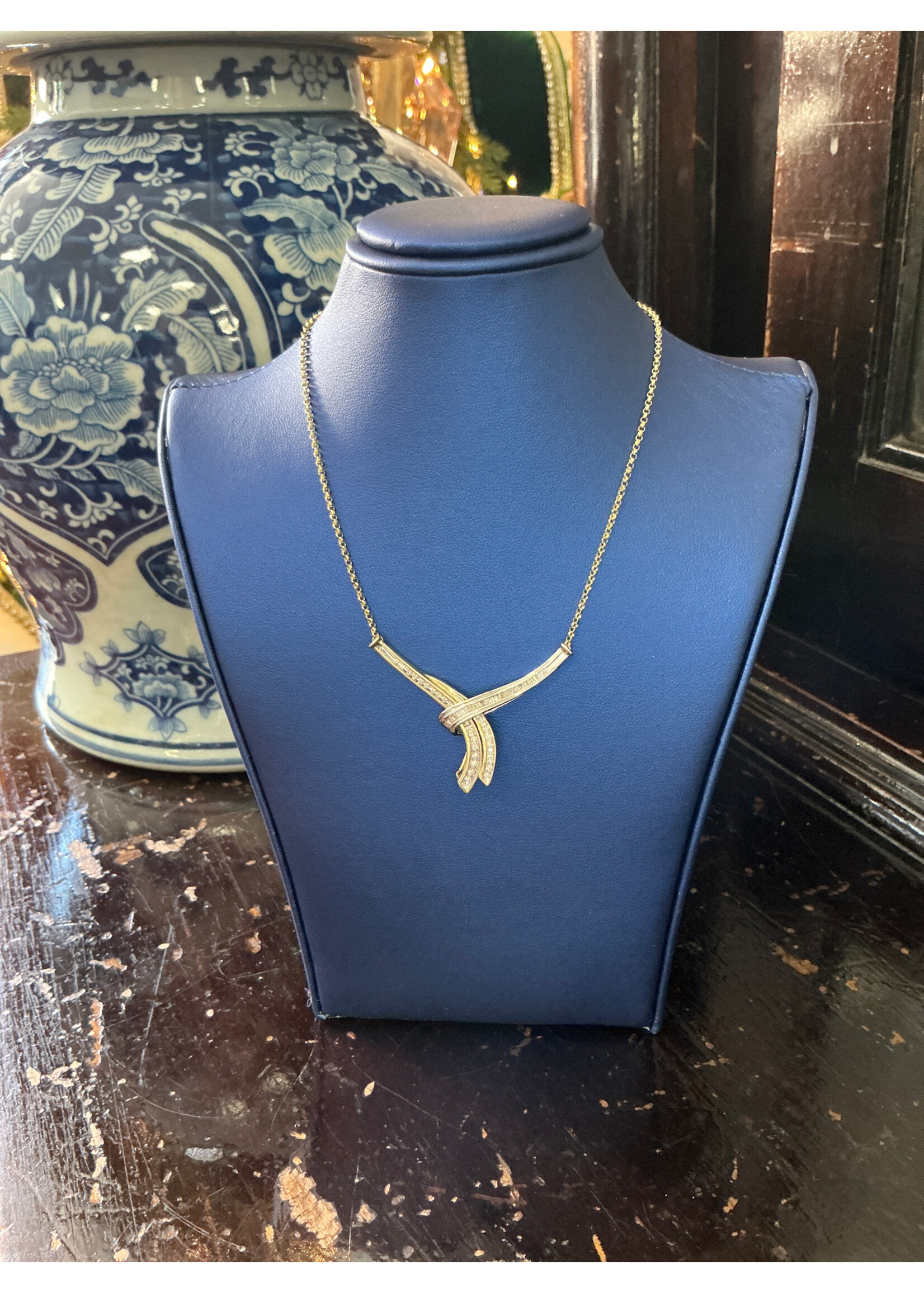 Jordans Harmony Swirl Diamond Pendant .65 cttw 14k