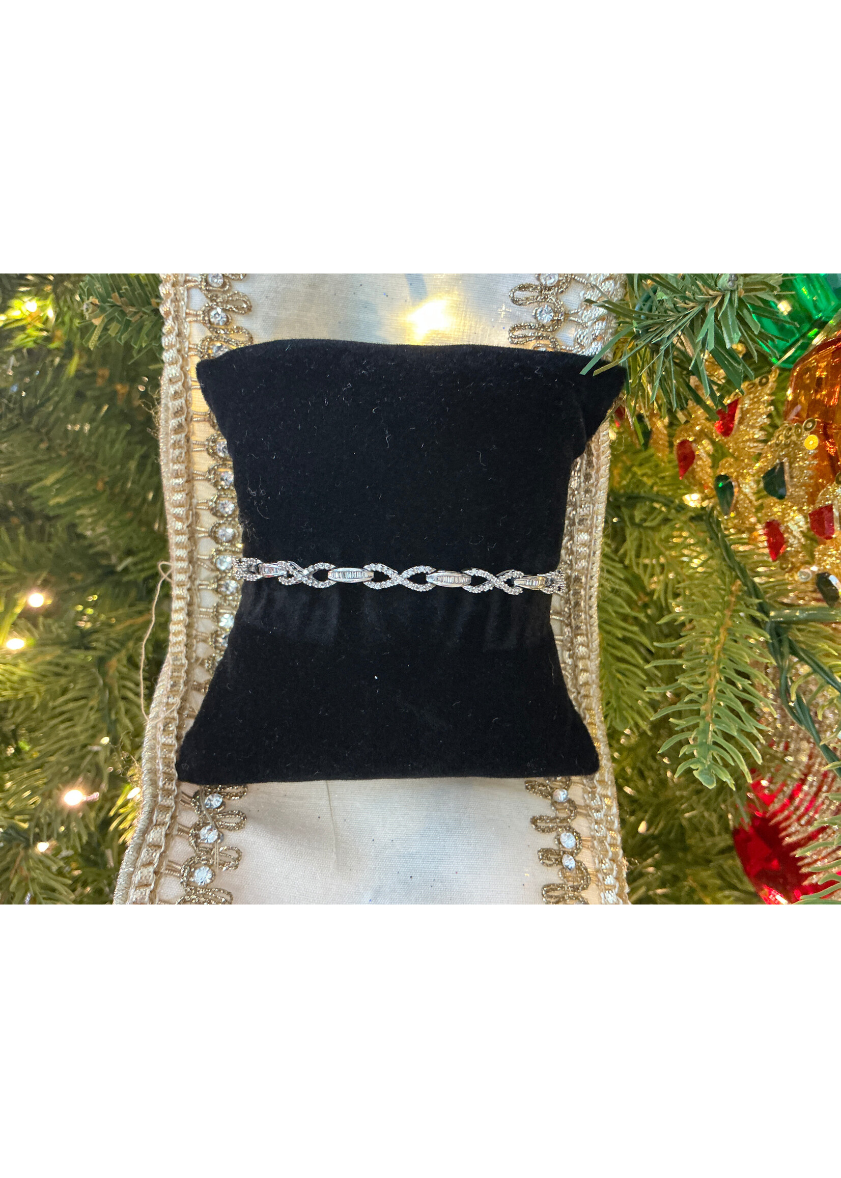 Jordans Infinite Promise Diamond Bracelet 10k White