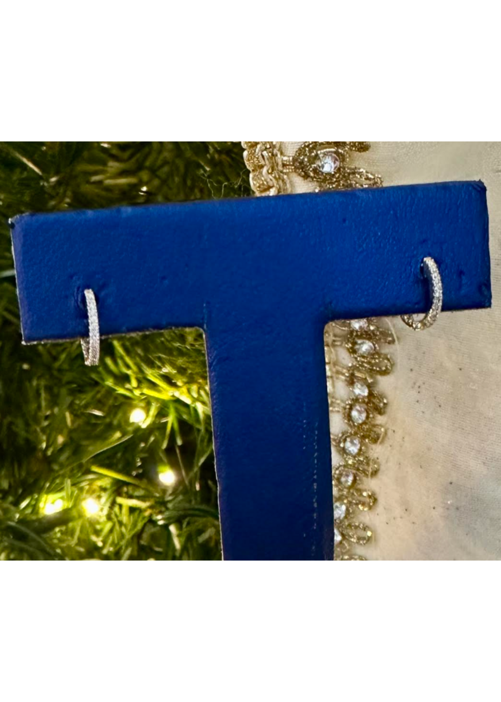 Jordans 10k white In & Out Diamond Mini Huggie Hoop