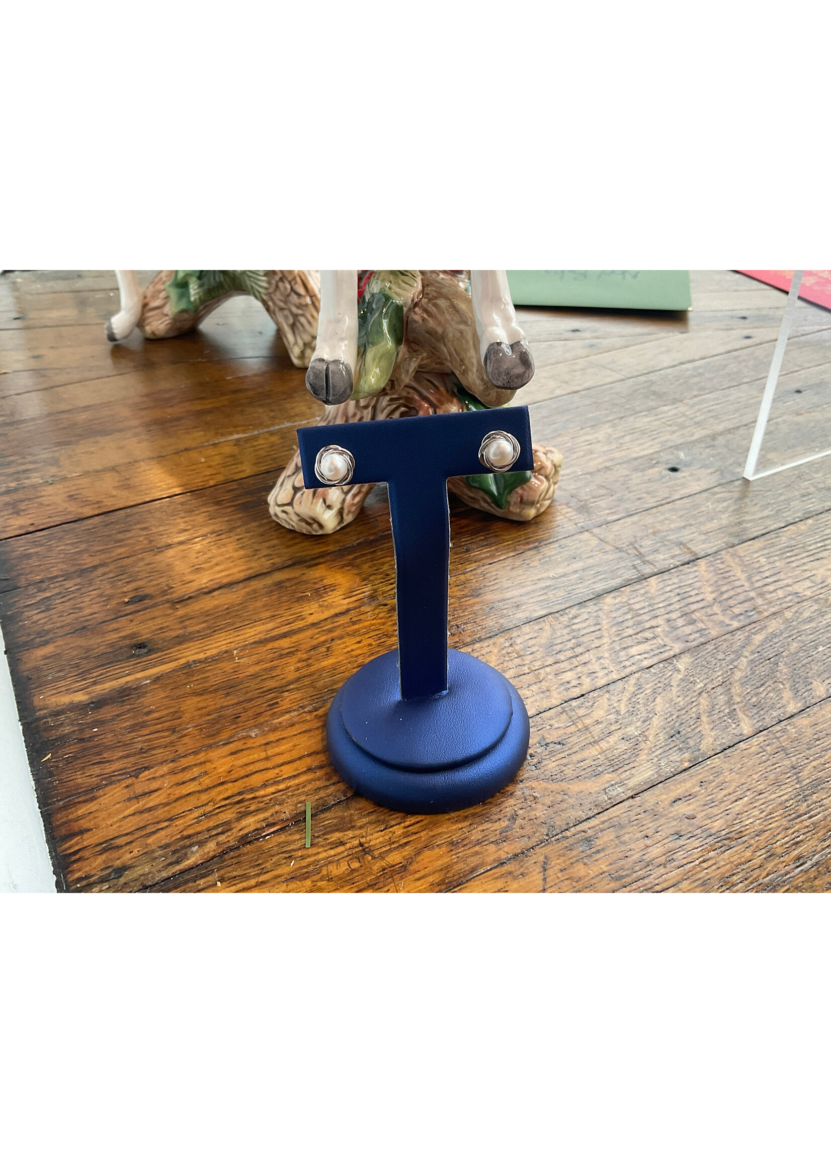 Jordans SS Classy Girl Pearl Studs