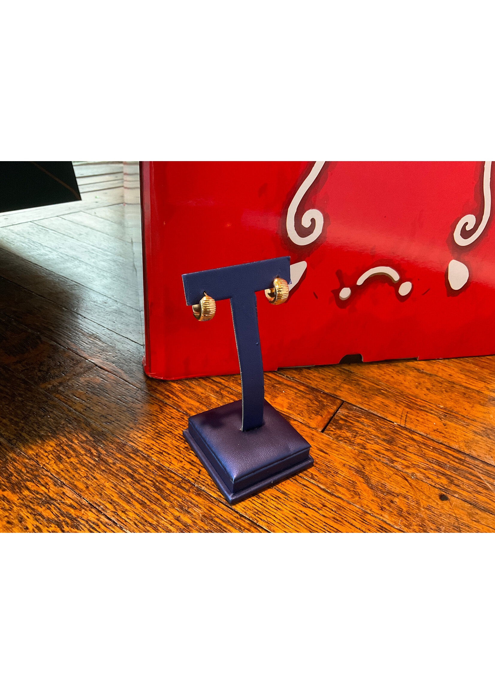 Jordans 7mm Diamond Cut Huggies 14k