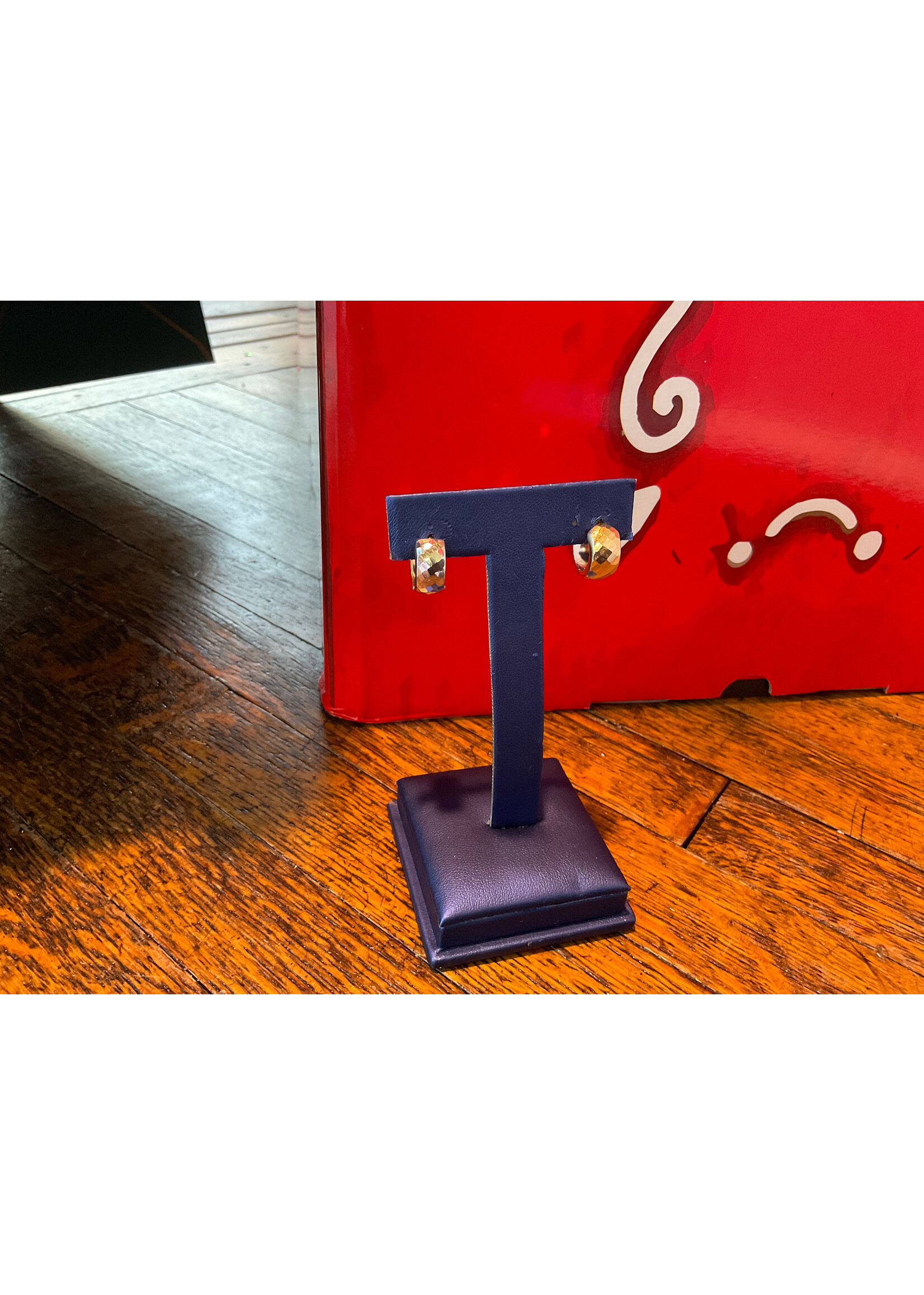 Jordans Reversible 7mm Diamond Cut Hoops 14k