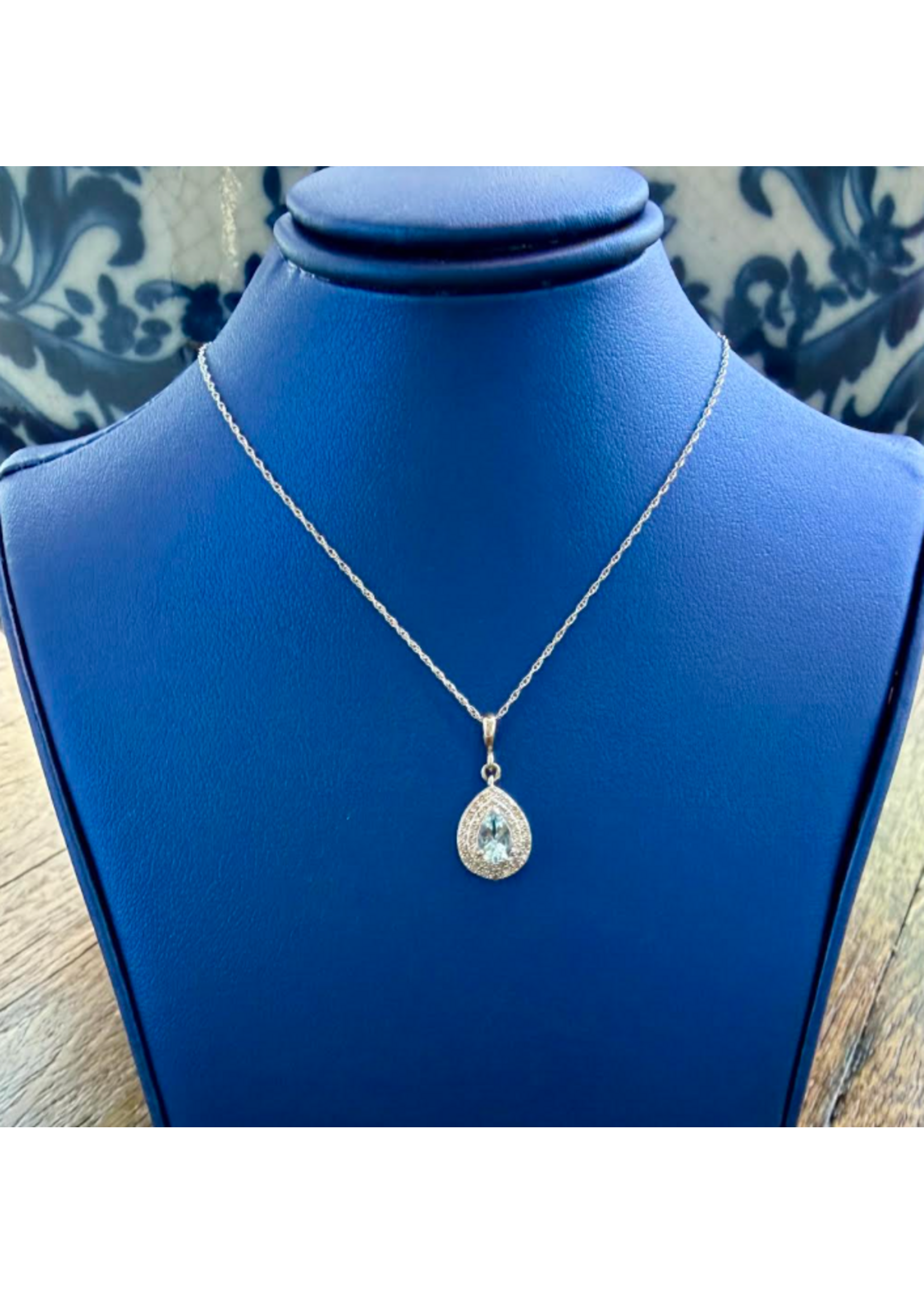 Jordans 10kwg Aquamarine Teardrop Pendant 18inch