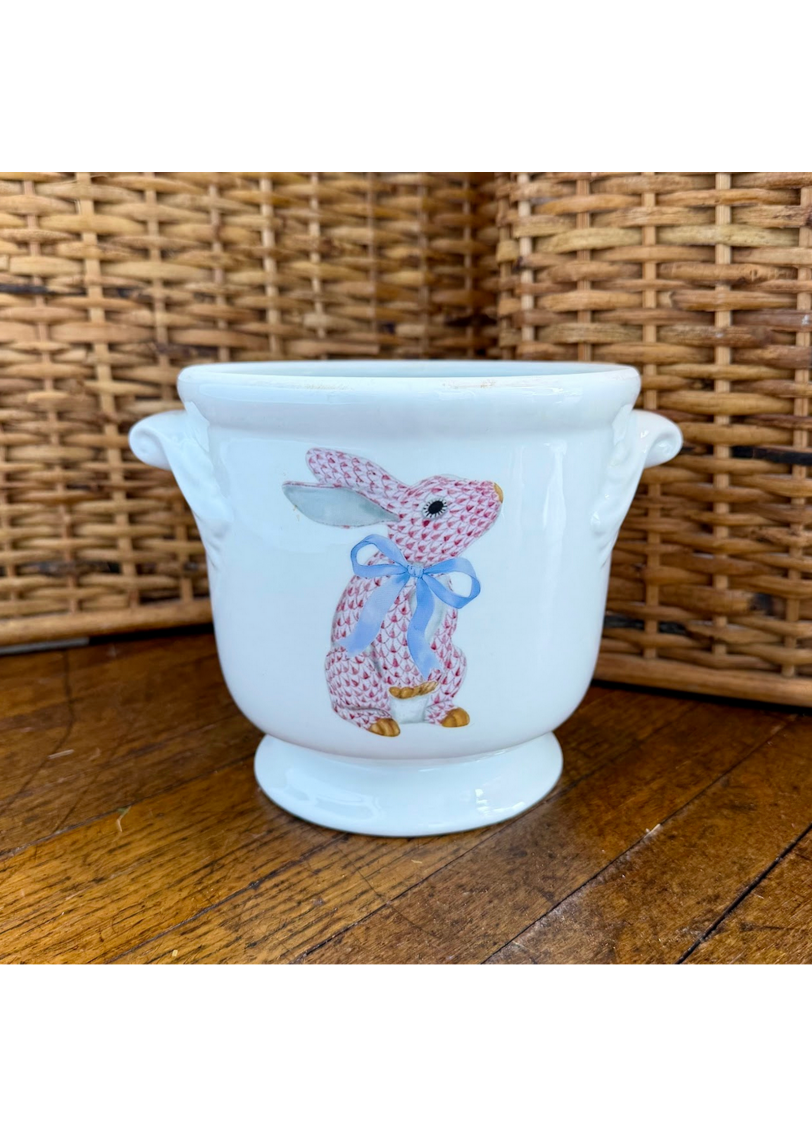 Jordans Med Round Cachepot - Pink Fishnet Bunny