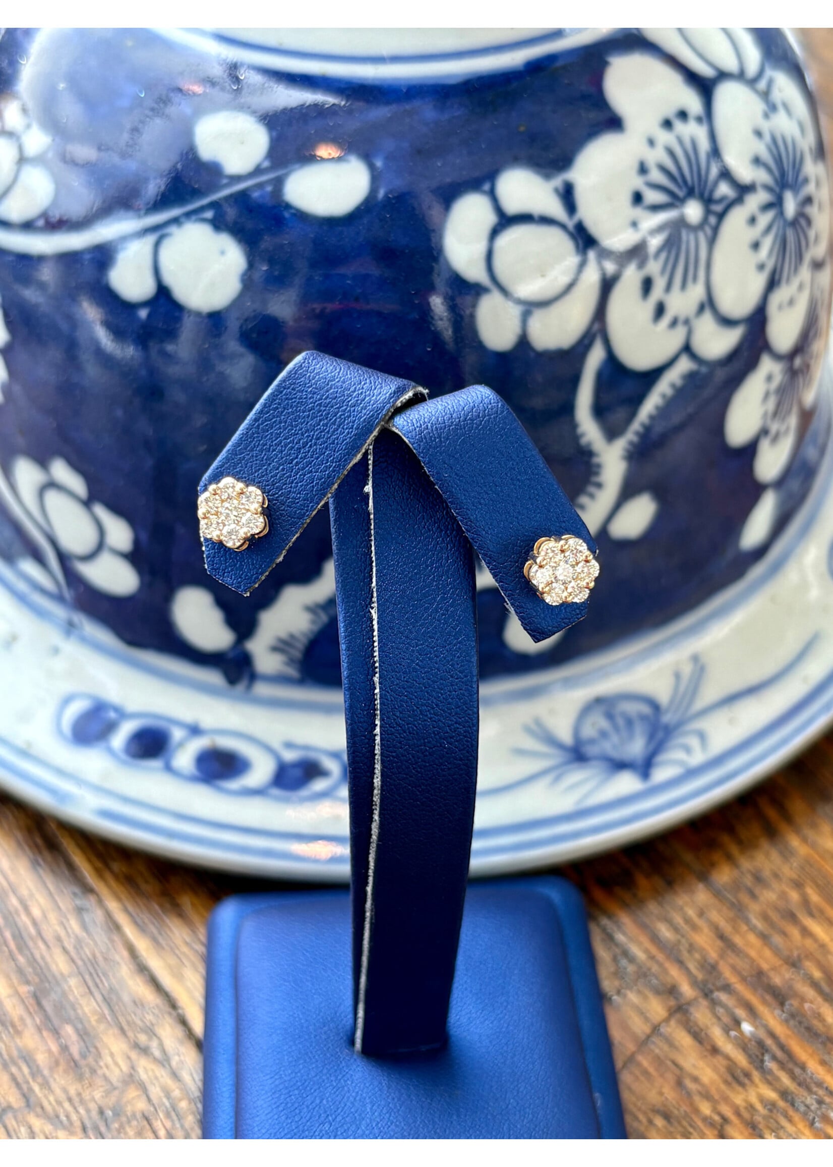 Jordans 14k Floral Cluster Screwback Studs .85cttw