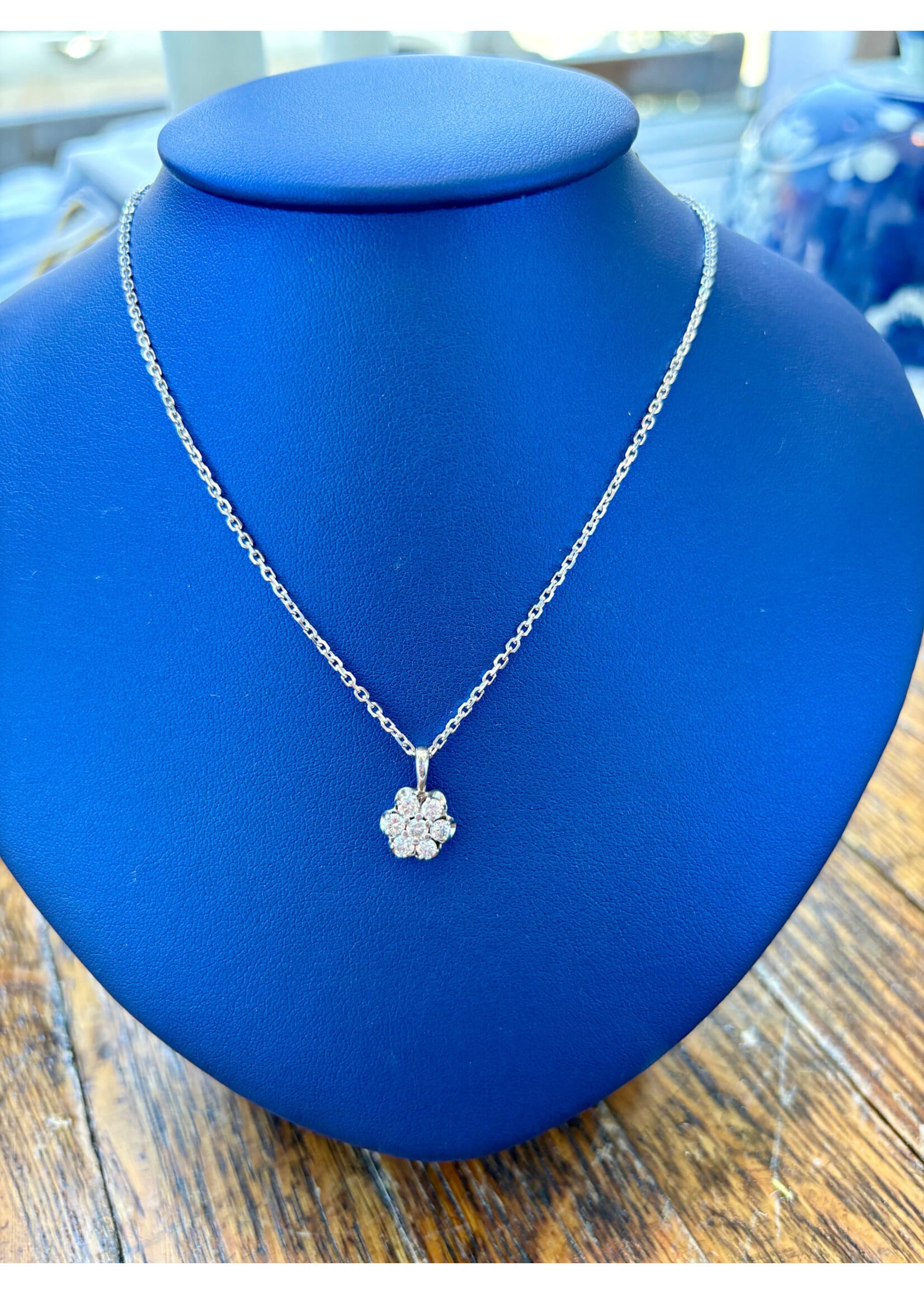 Jordans 10kwg Floral Cluster Diamond Necklace 16in